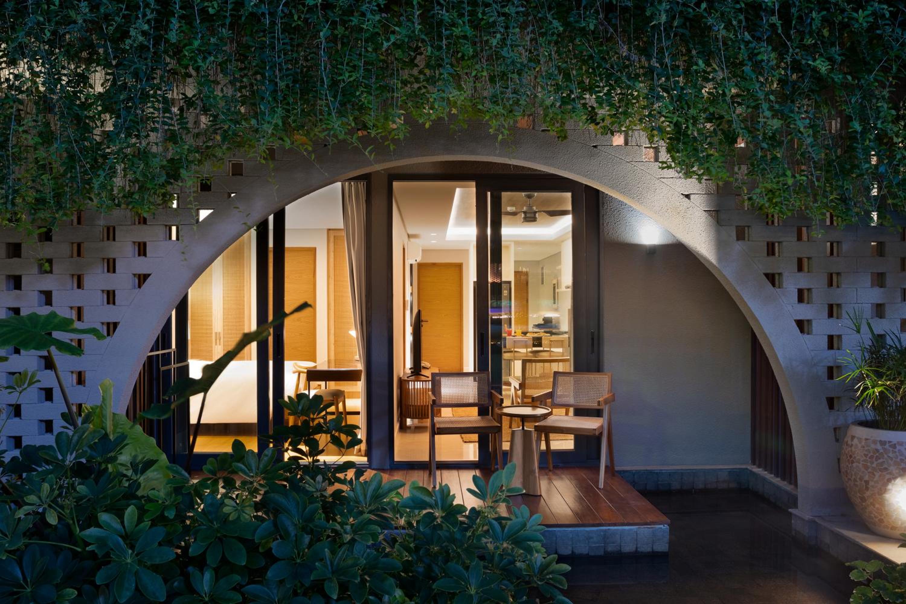 Two-Bedroom Garden Suite - Photo 9