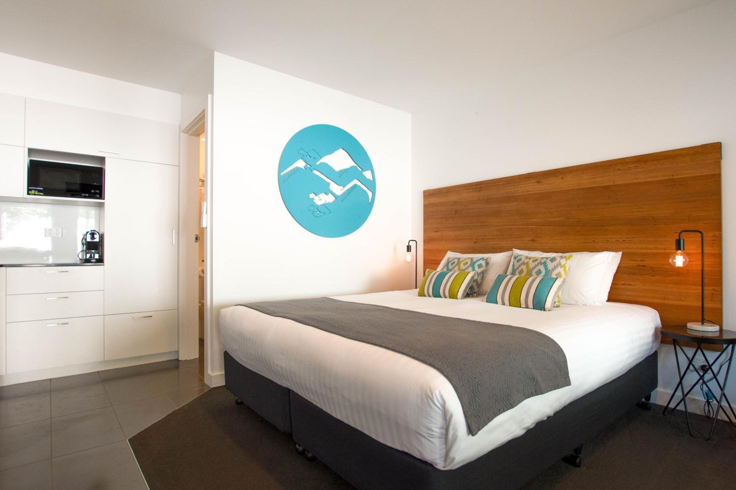 Deluxe King Suite