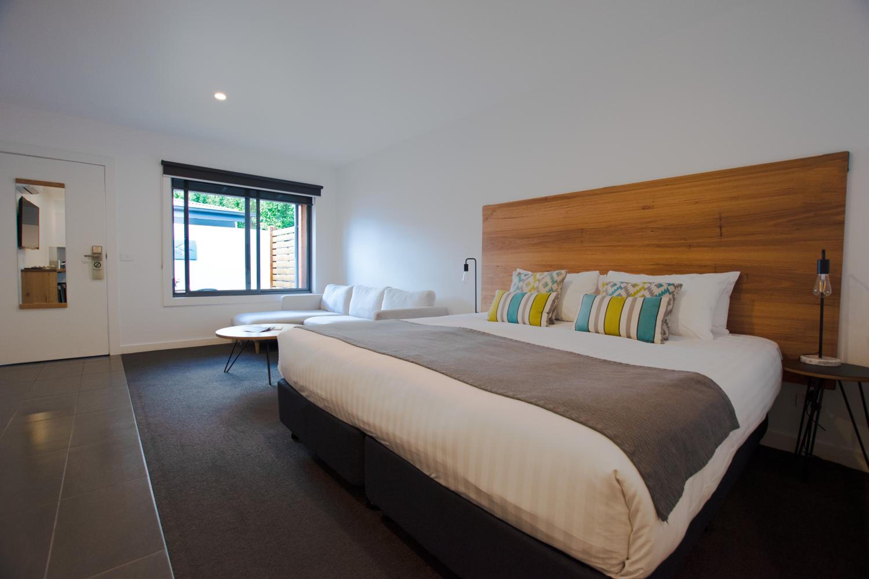 Deluxe Accessible Family Suite