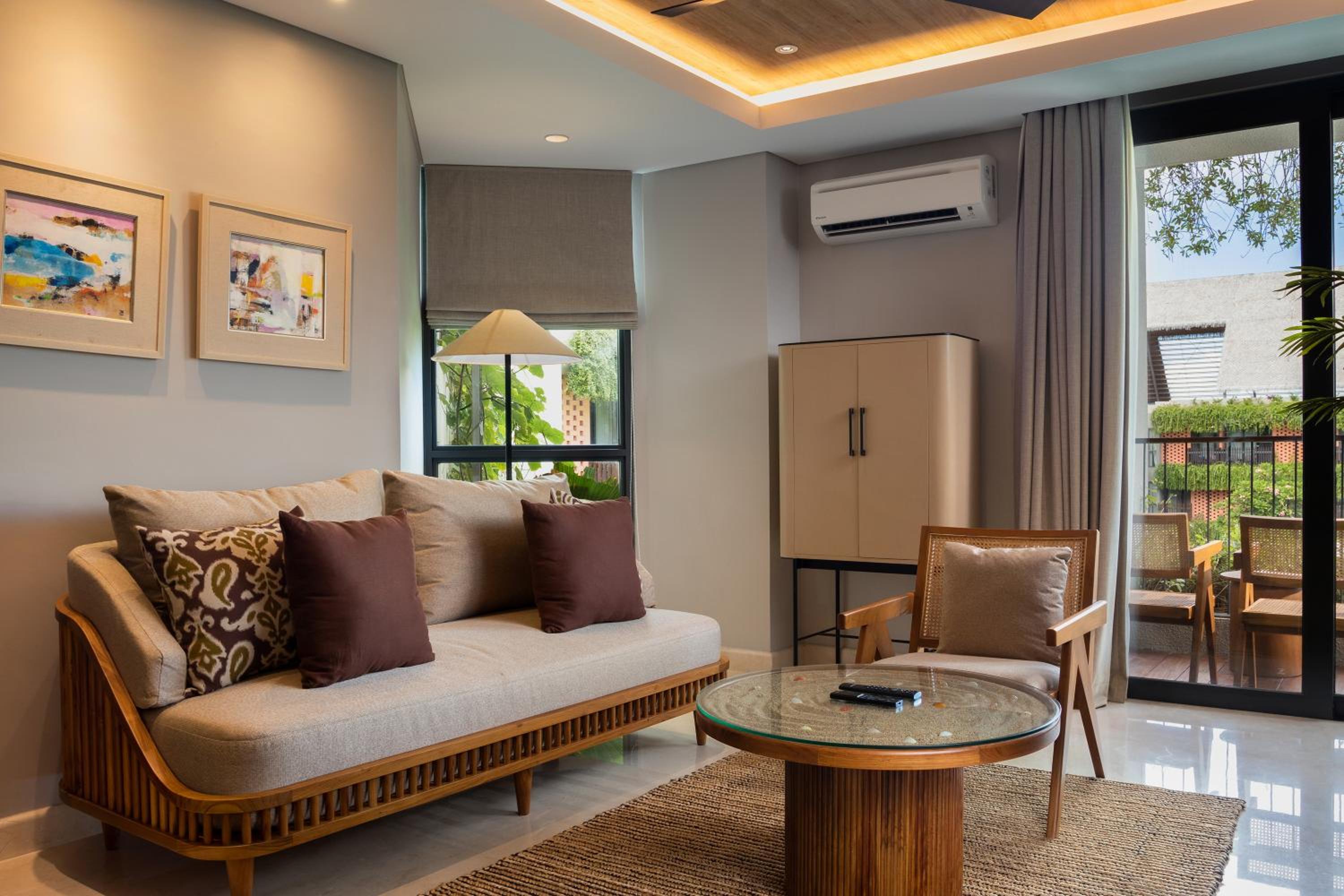 Three-Bedroom Garden Suite - Photo 9