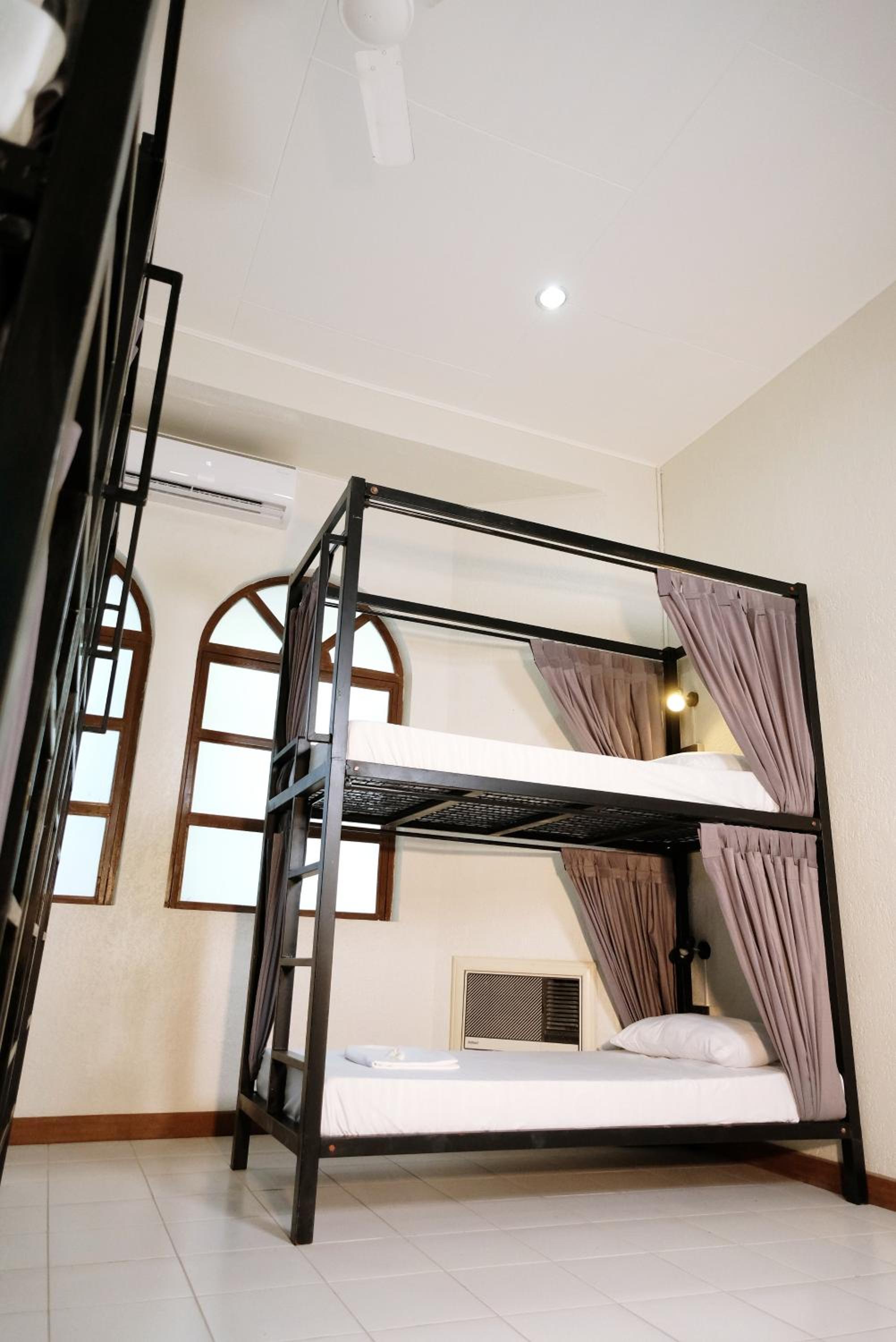 Bed in 8-Bed Mixed Dormitory Room photo 3