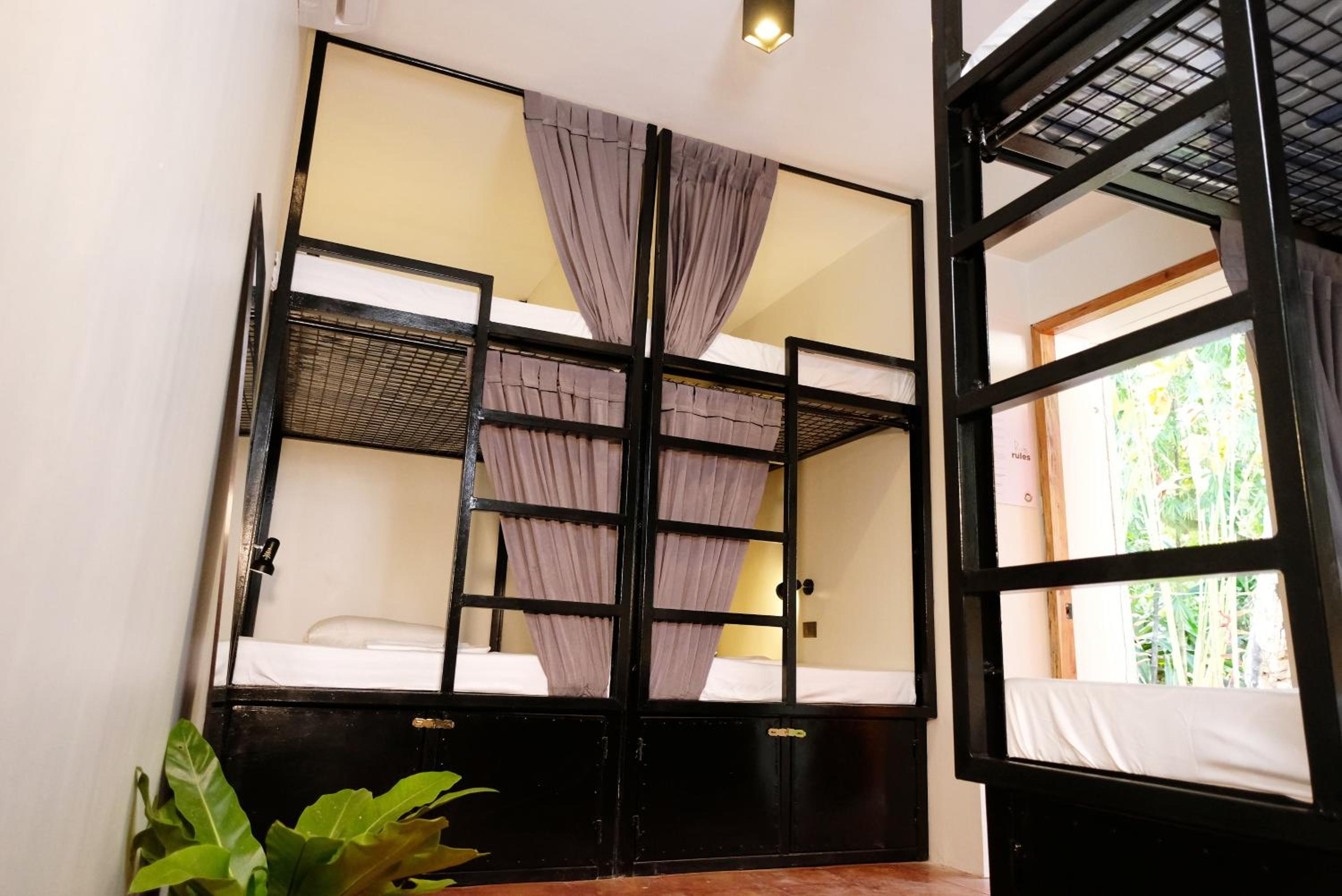 Bed in 6-Bed Dormitory Room photo 1