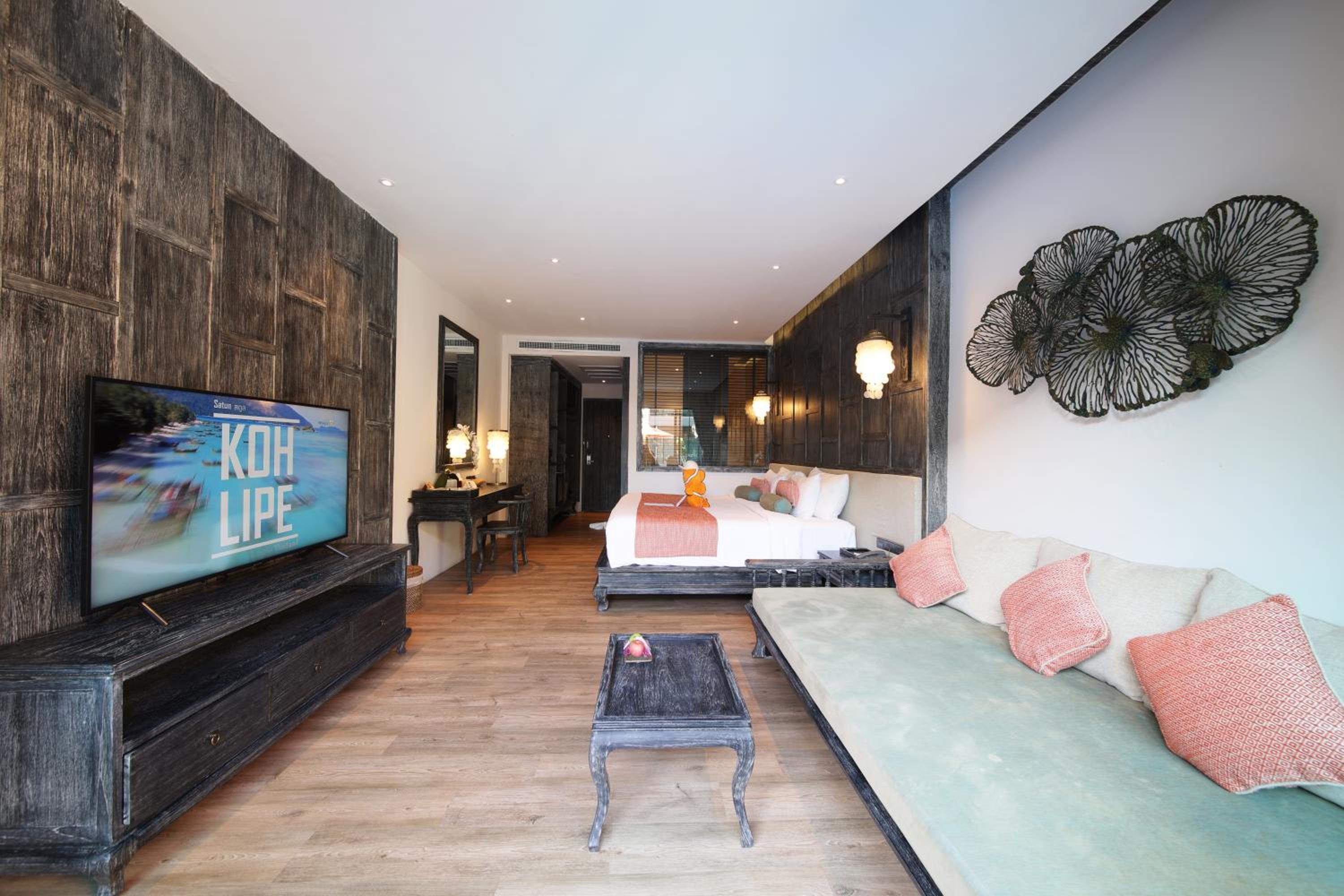 Deluxe Double or Twin Room with Pool Access - Photo 16