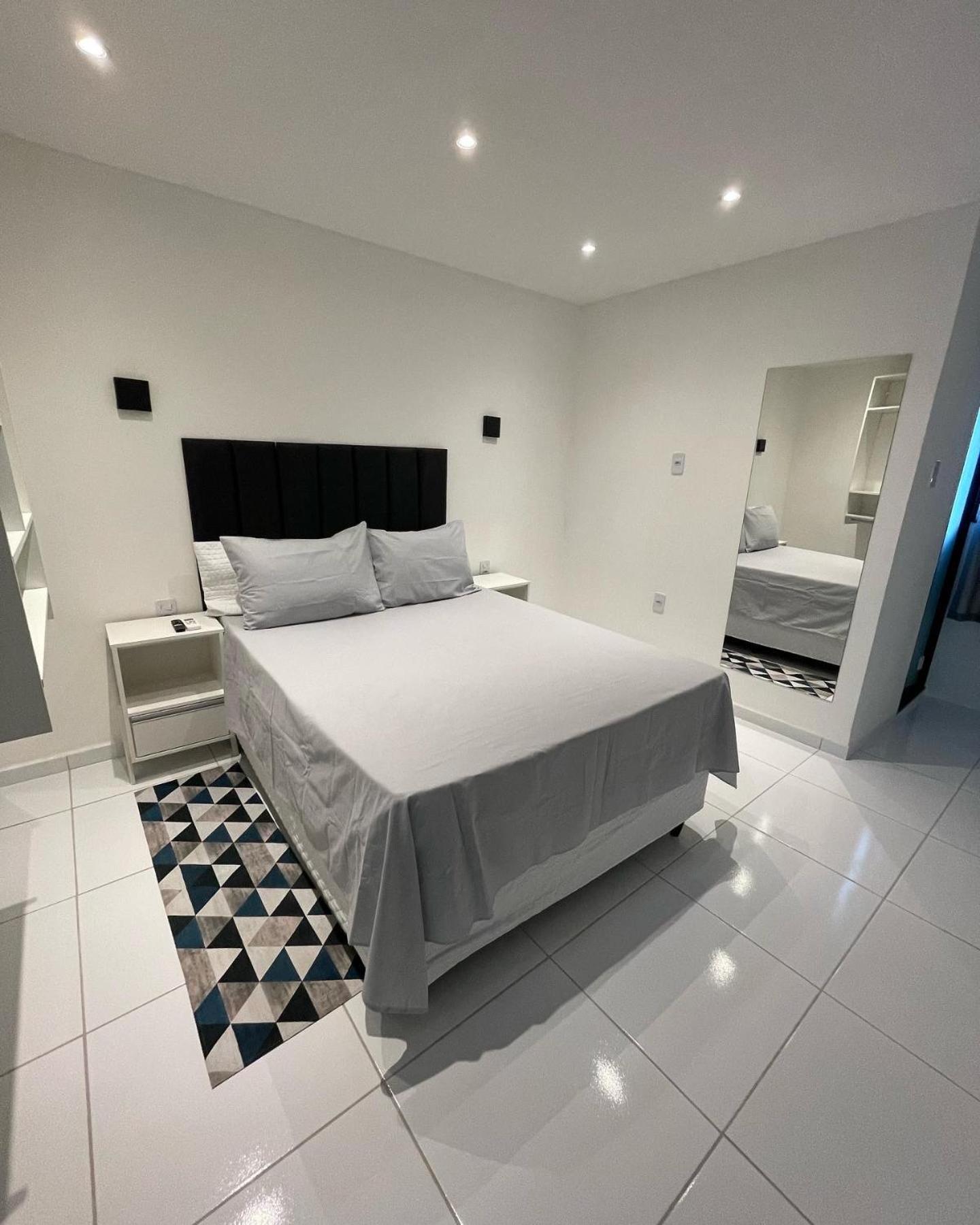One-Bedroom Apartment - Photo 6