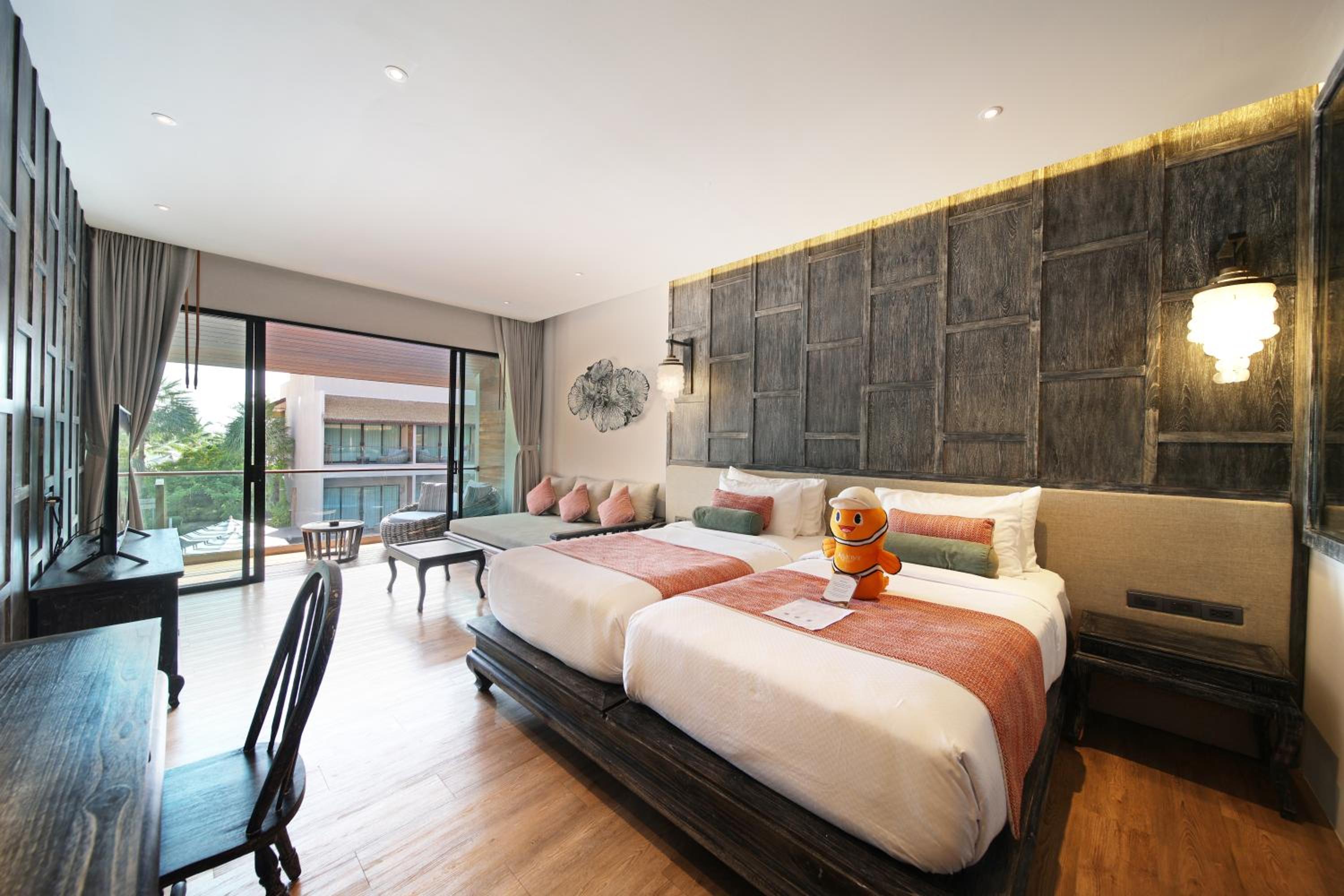 Deluxe Double or Twin Room with Pool View - Photo 1