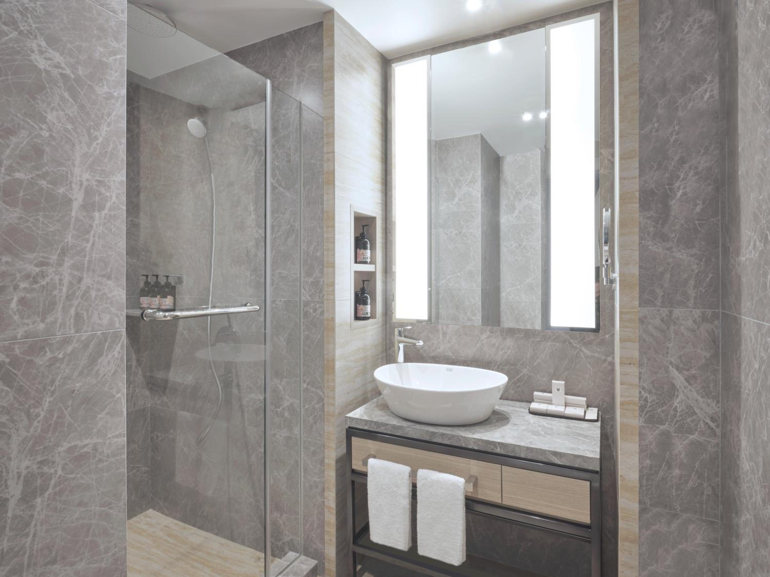 Grand Deluxe Twin (Newly Renovated Room) thumbnail 5