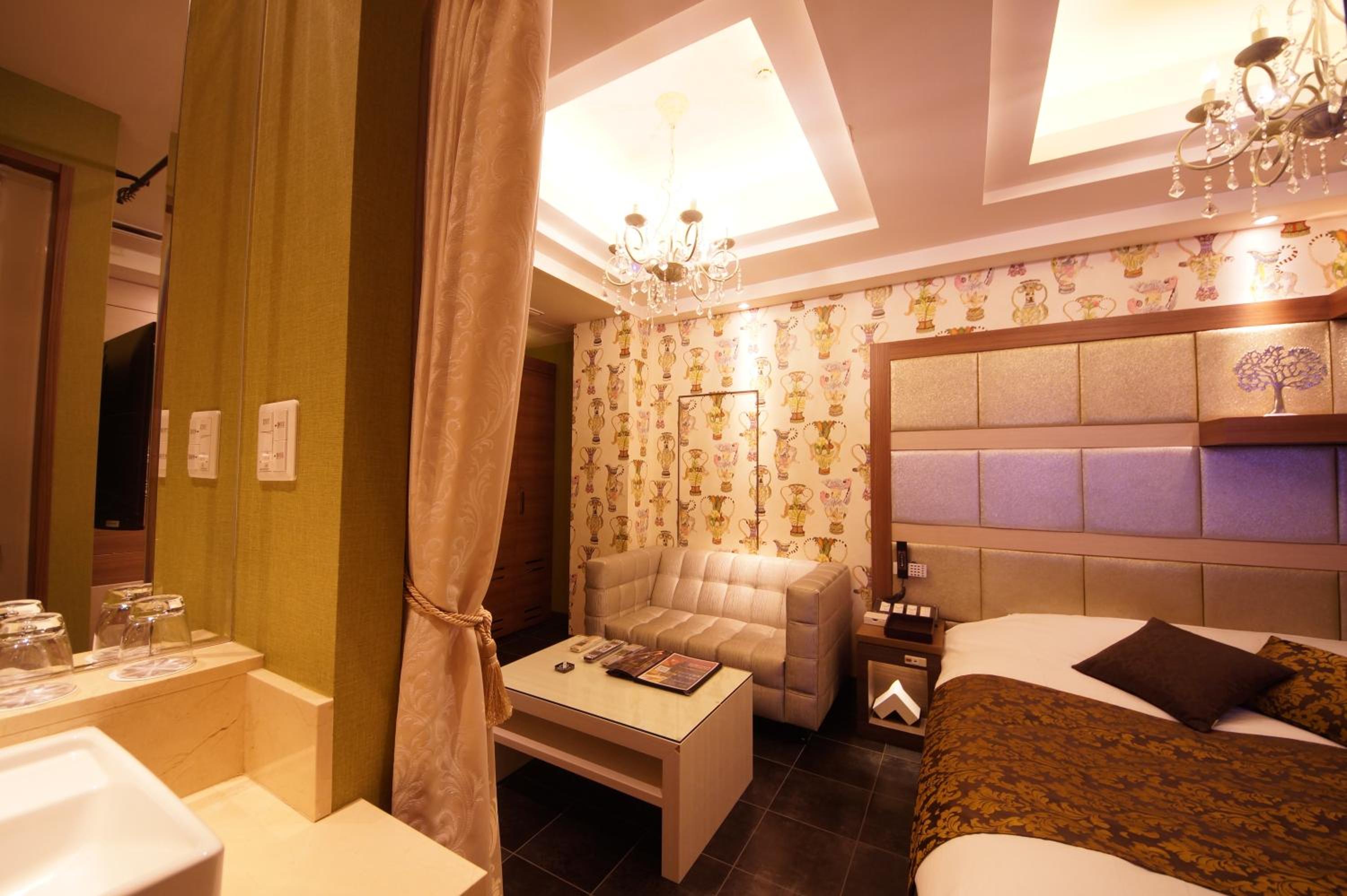 Standard Double Room - Non-Smoking - Photo 13