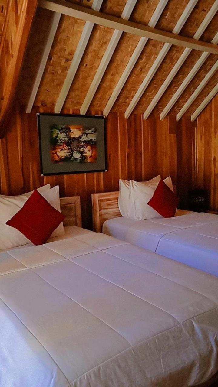 Standard Twin Room with Mountain View