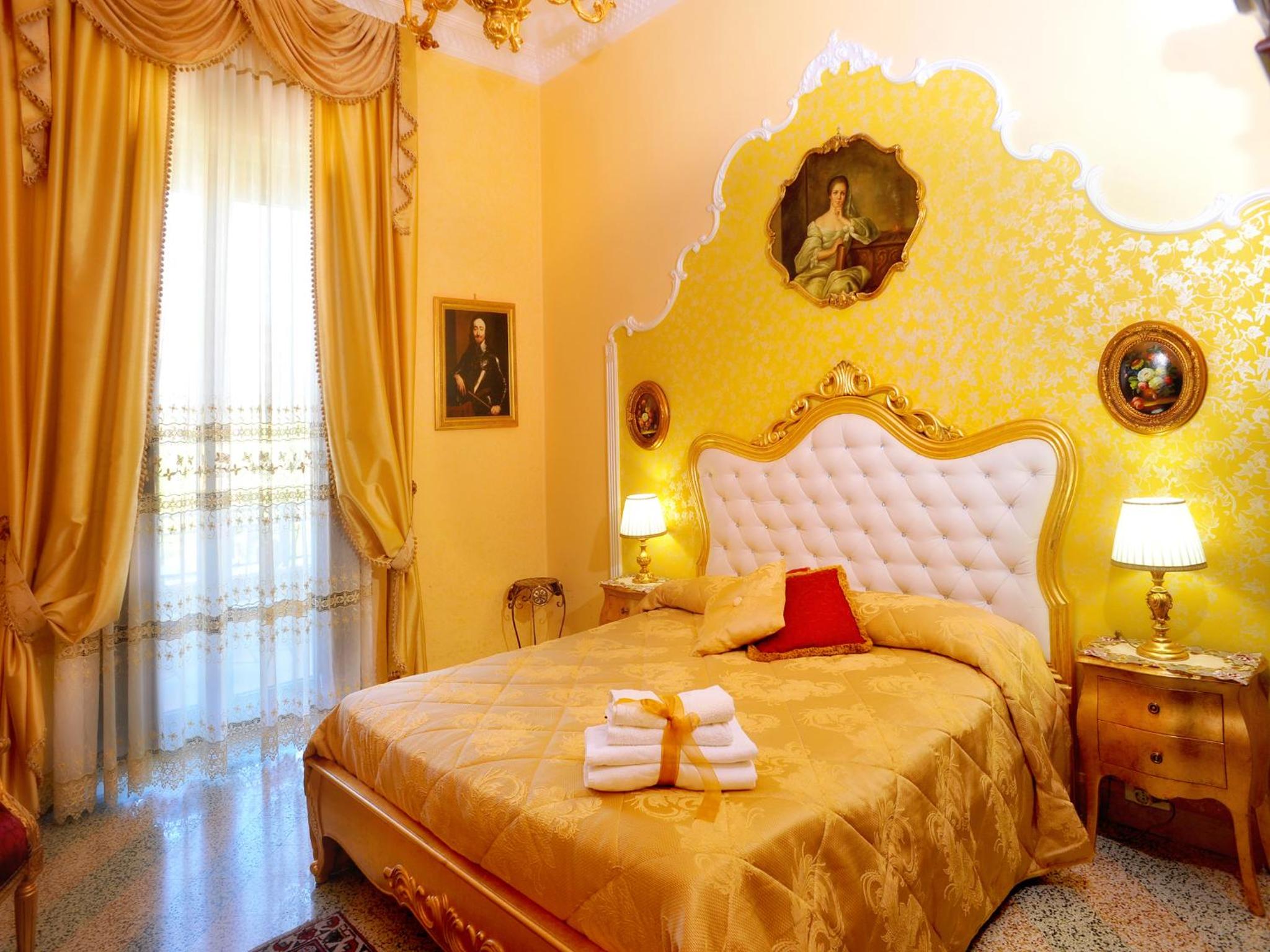 Double Room with Private External Bathroom - Photo 6