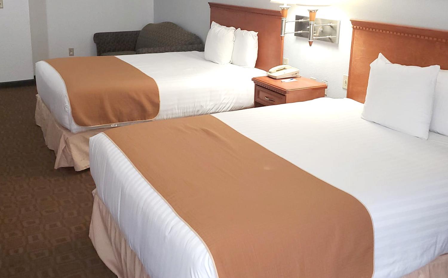 2 Queen Suite Accessible with Sofa Bed Non Smoking