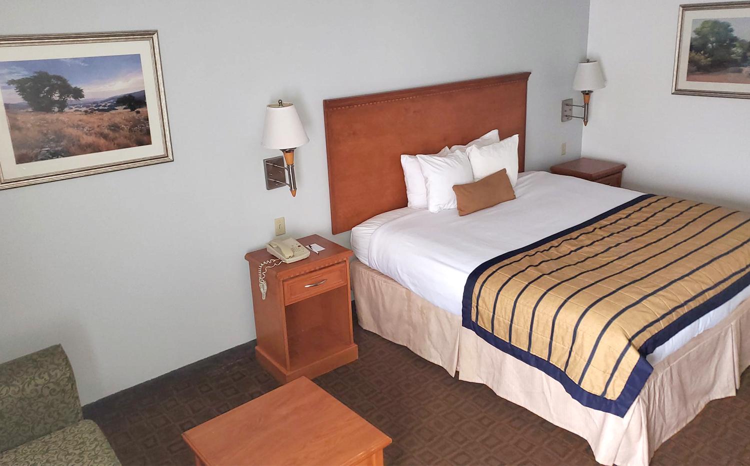 Standard King Room - Photo 2