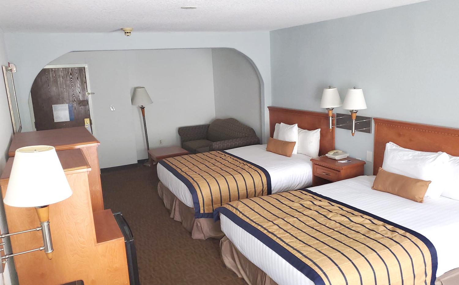 Luxury 2 Queen Suite with Sofa Bed Non Smoking