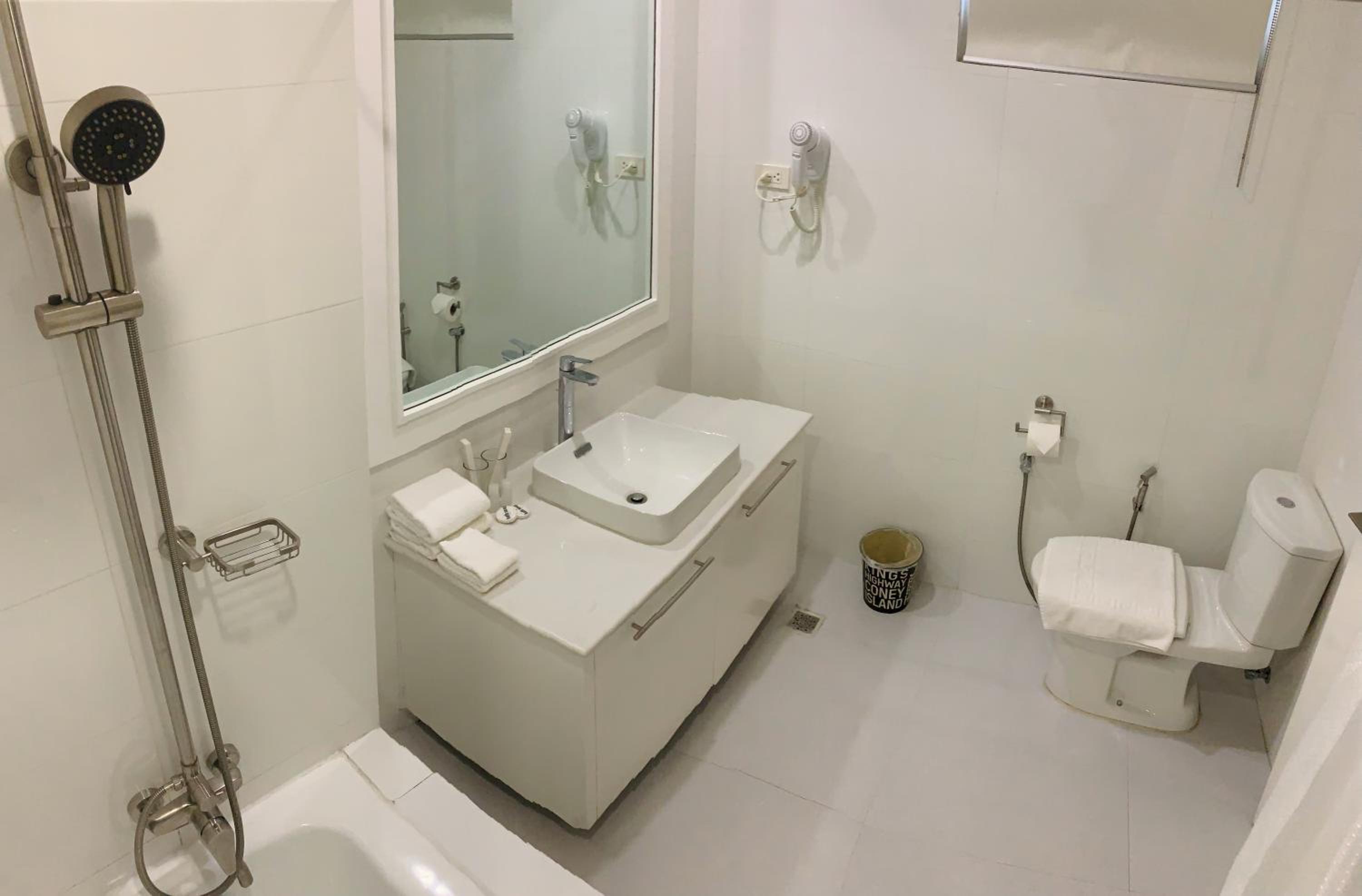 Suite - Photo 3
