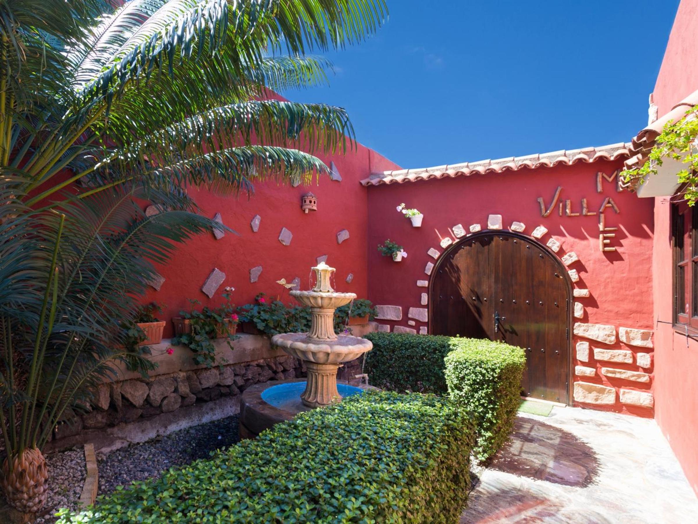 Villa photo 2