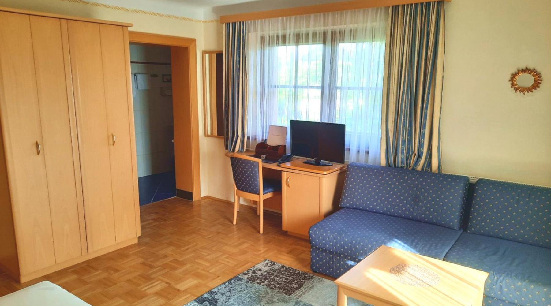 Classic double room photo 2
