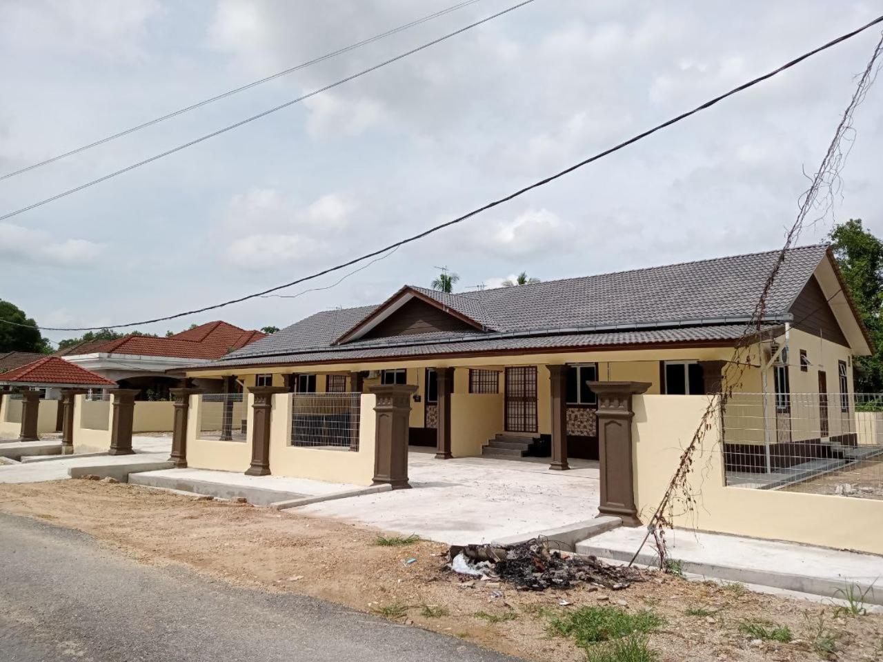 Three-Bedroom House photo 1