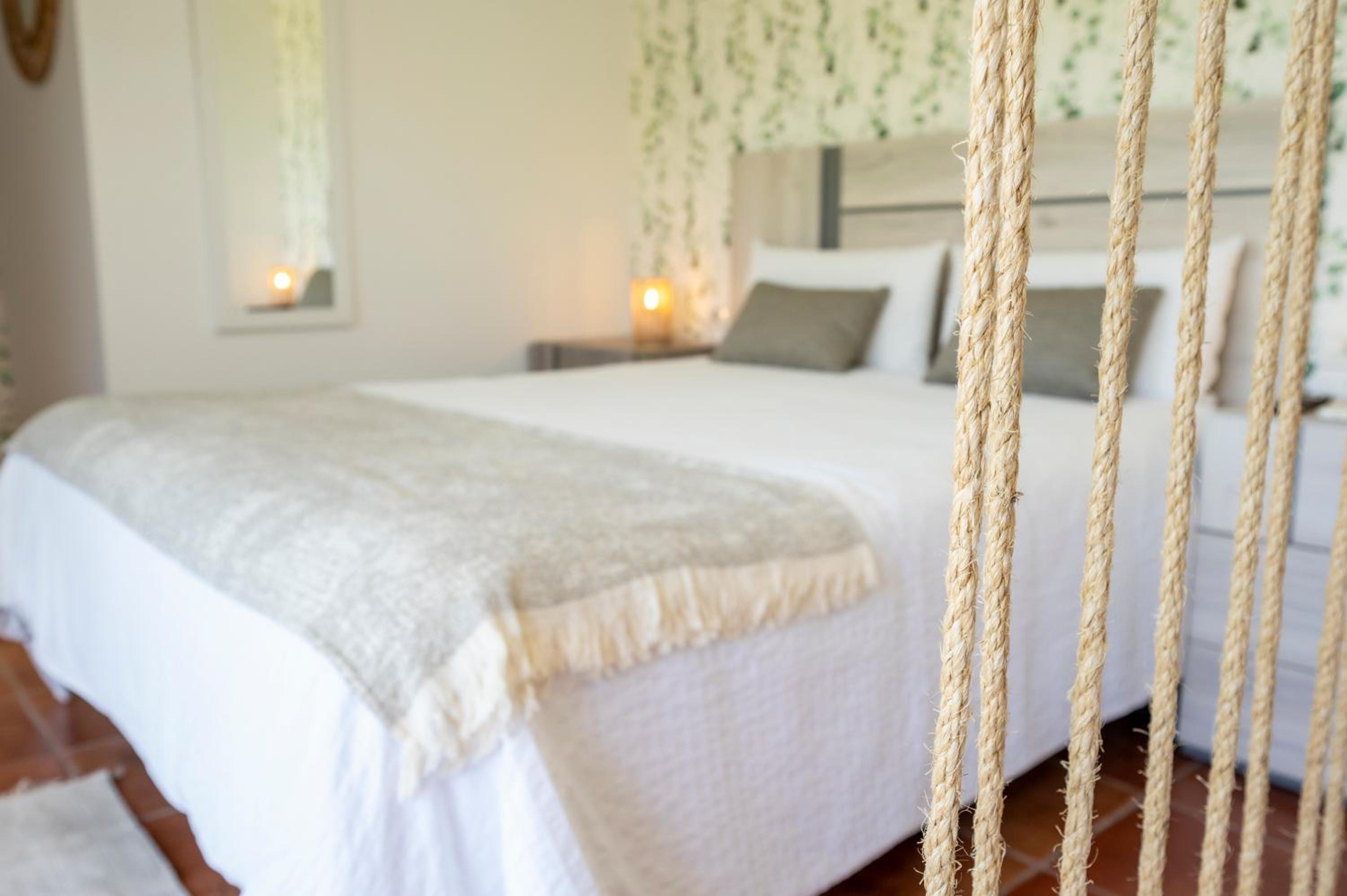 Deluxe Double Room - Photo 15