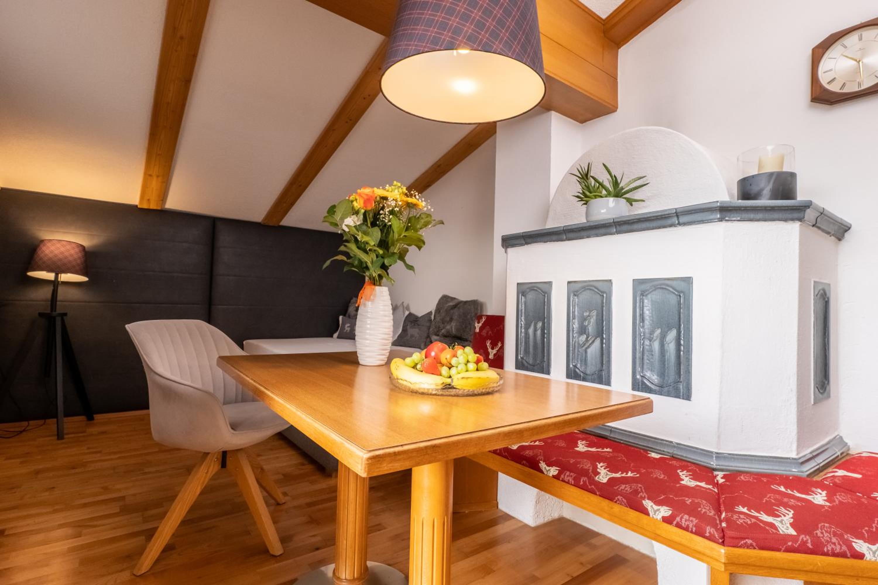 One-Bedroom Apartment - Photo 3