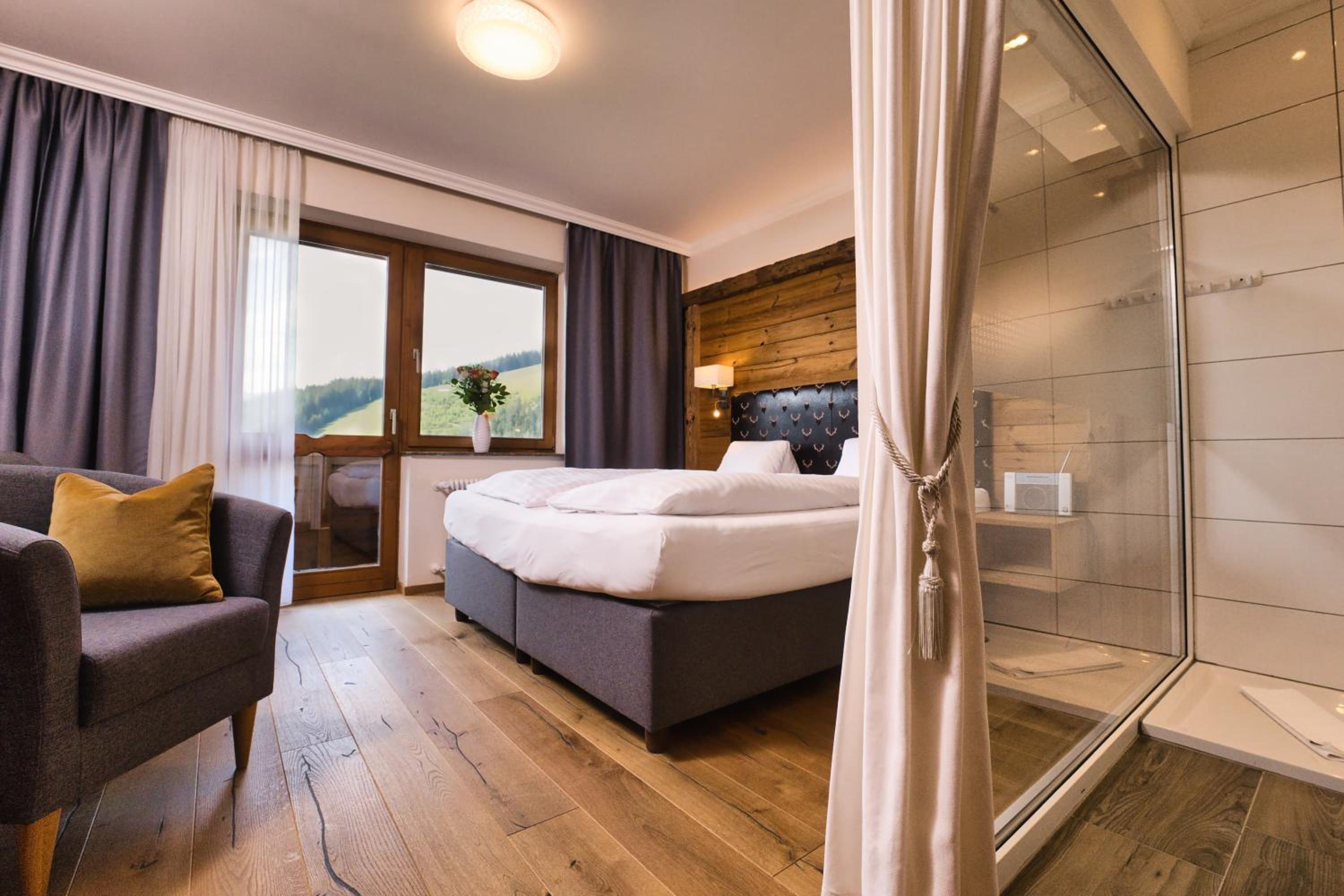 Double Room with Balcony - Photo 9