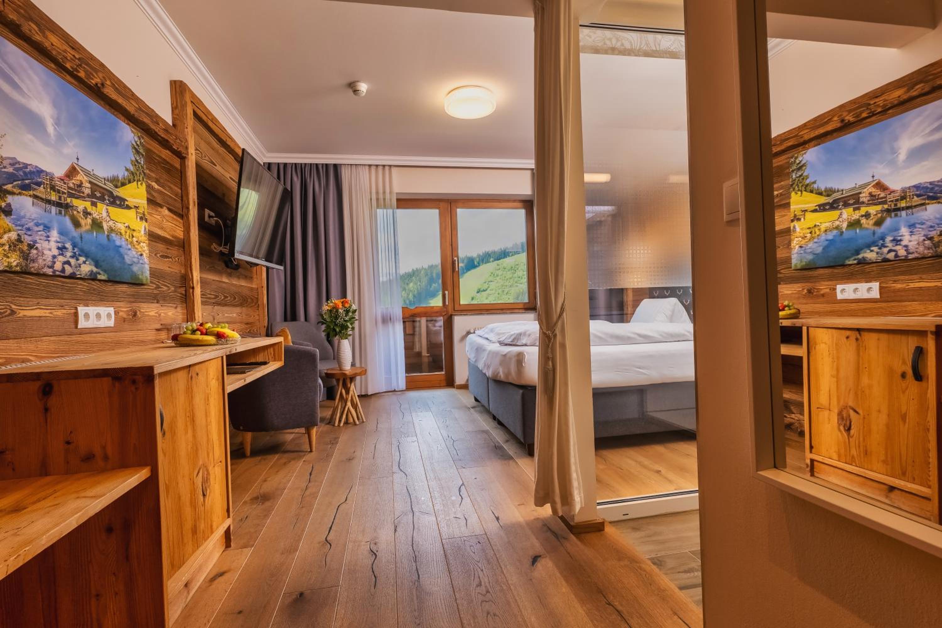 Double Room with Balcony - Photo 2