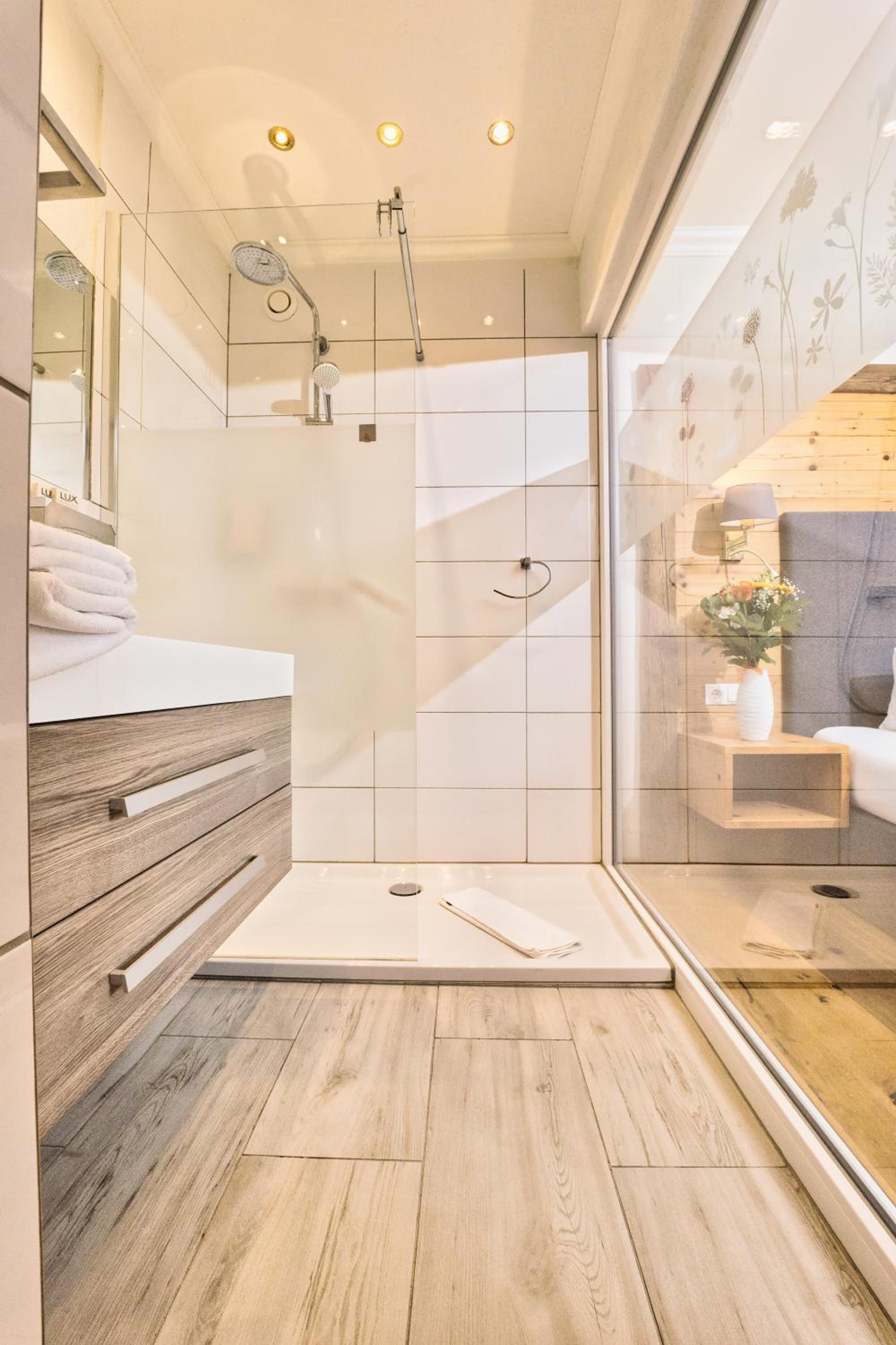 Double Room with Balcony - Photo 3