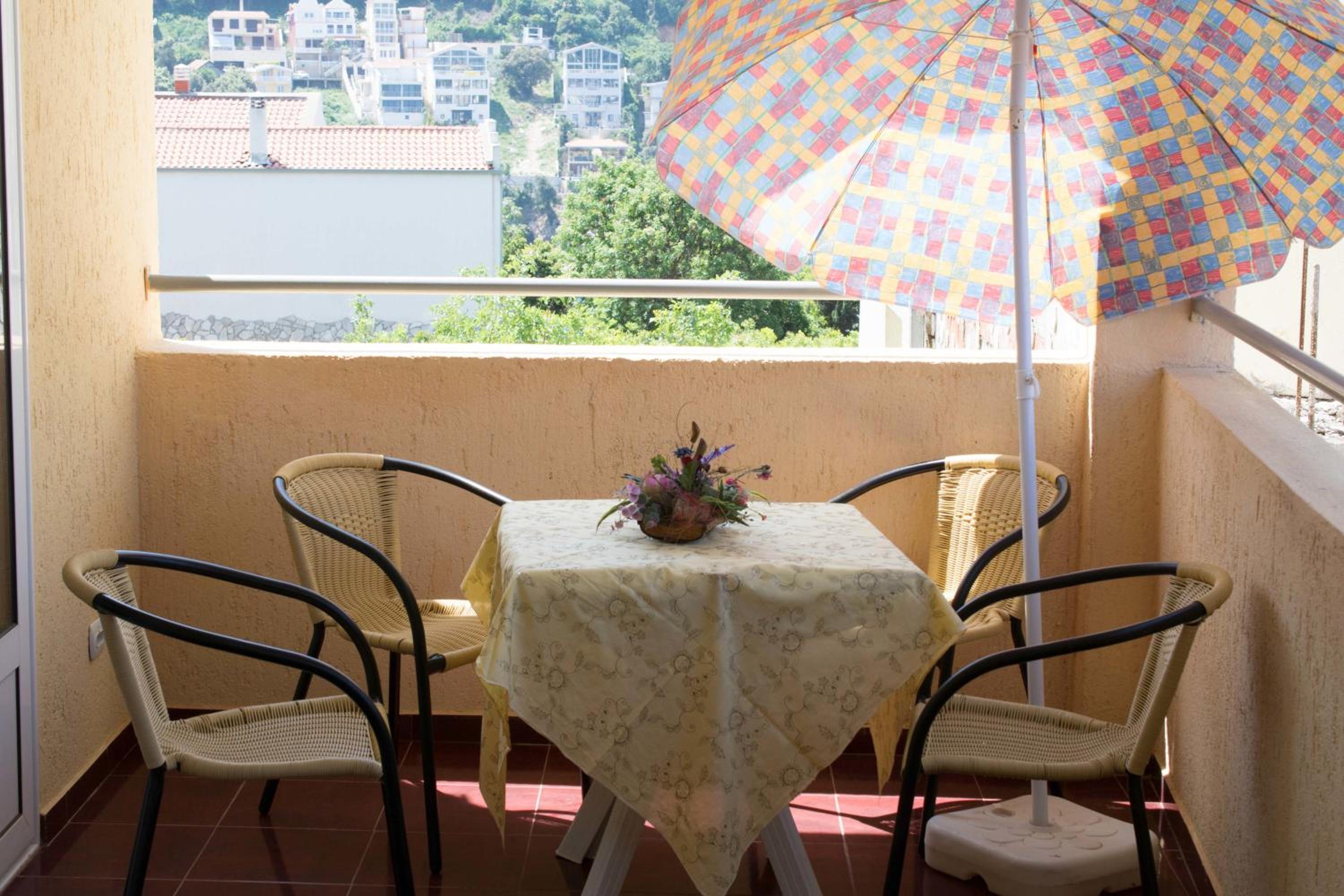 One-Bedroom Apartment with Balcony and Sea View - Photo 24