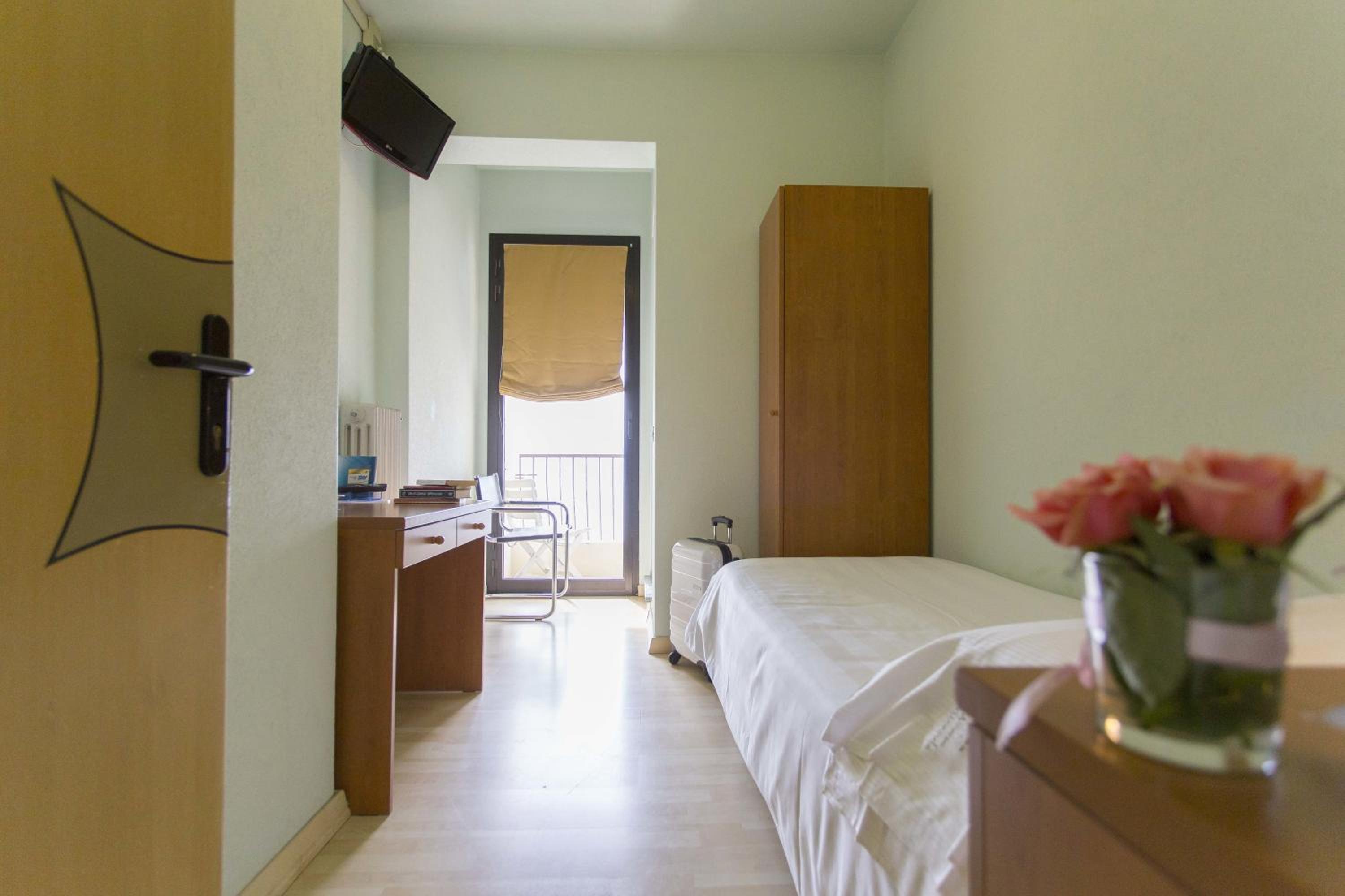 Single Room - Photo 5