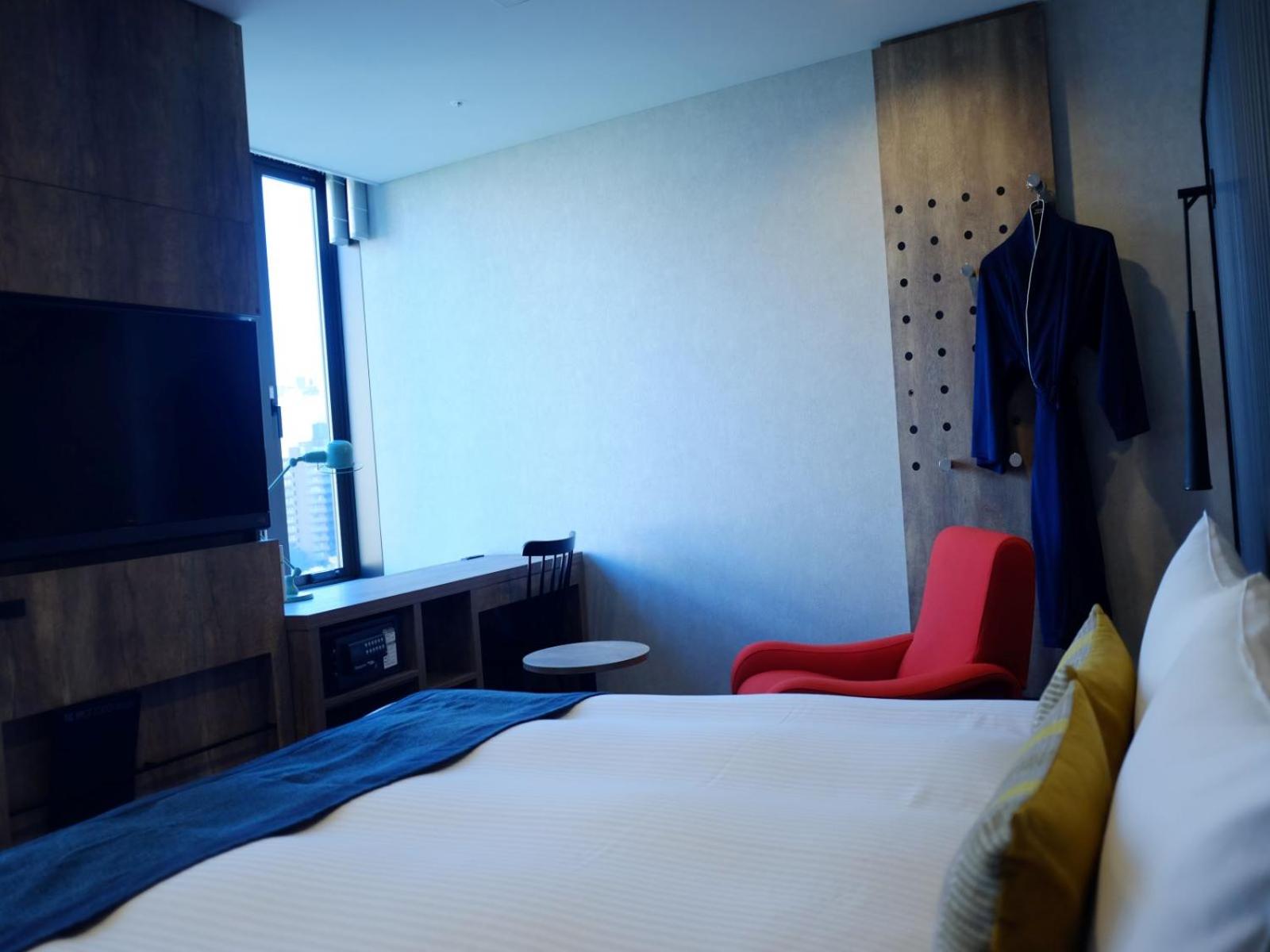 26sqm Large Deluxe Hollywood Room on the Top Floor - Non-Smoking