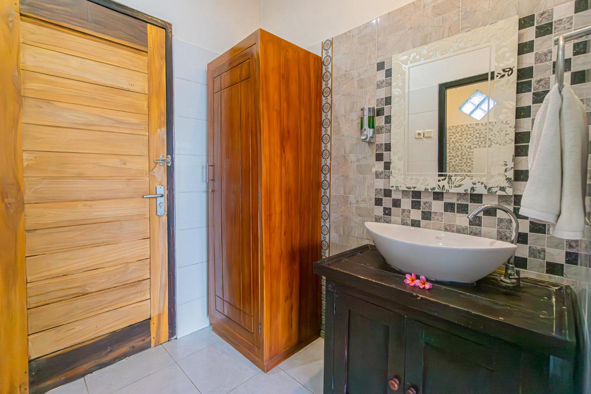 Standard Double Room - Photo 10