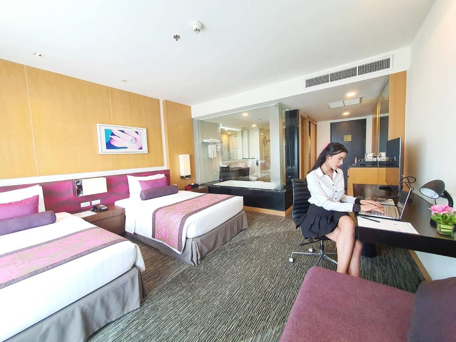Deluxe Plus Twin Room with Balcony - Photo 4