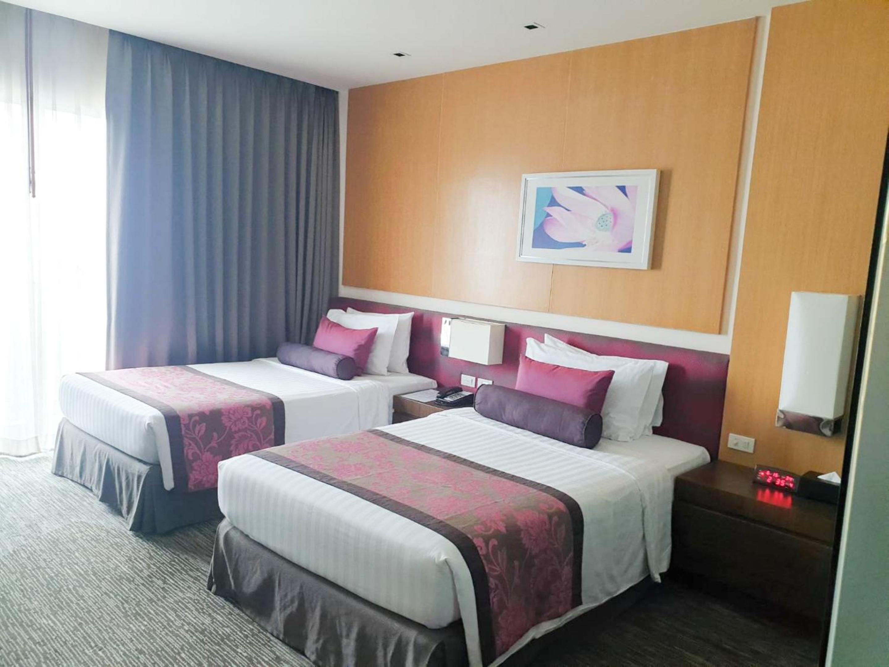 Deluxe Plus Twin Room with Balcony - Photo 3