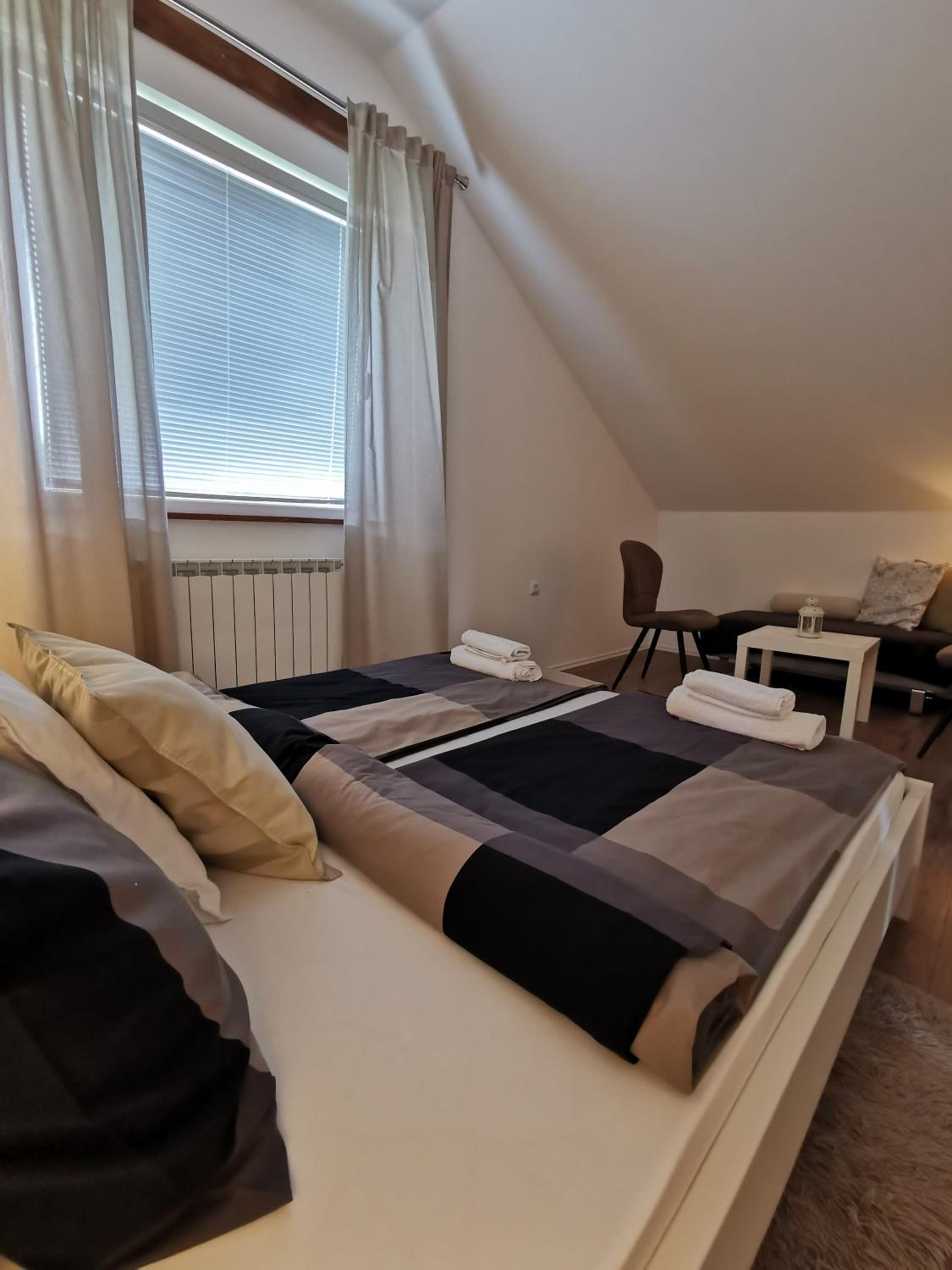 Two-Bedroom Apartment with Balcony - Photo 26