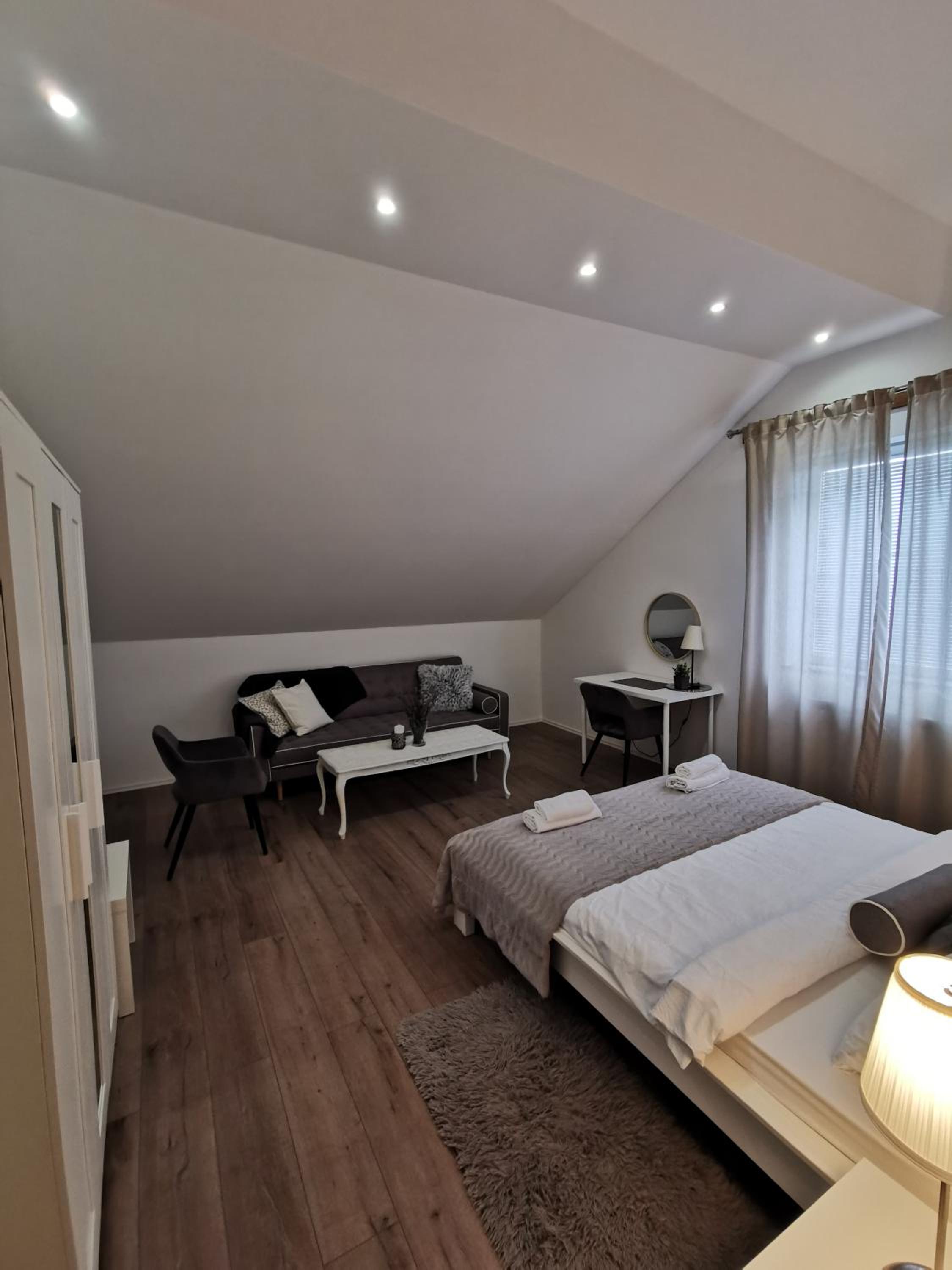 Two-Bedroom Apartment with Balcony - Photo 25