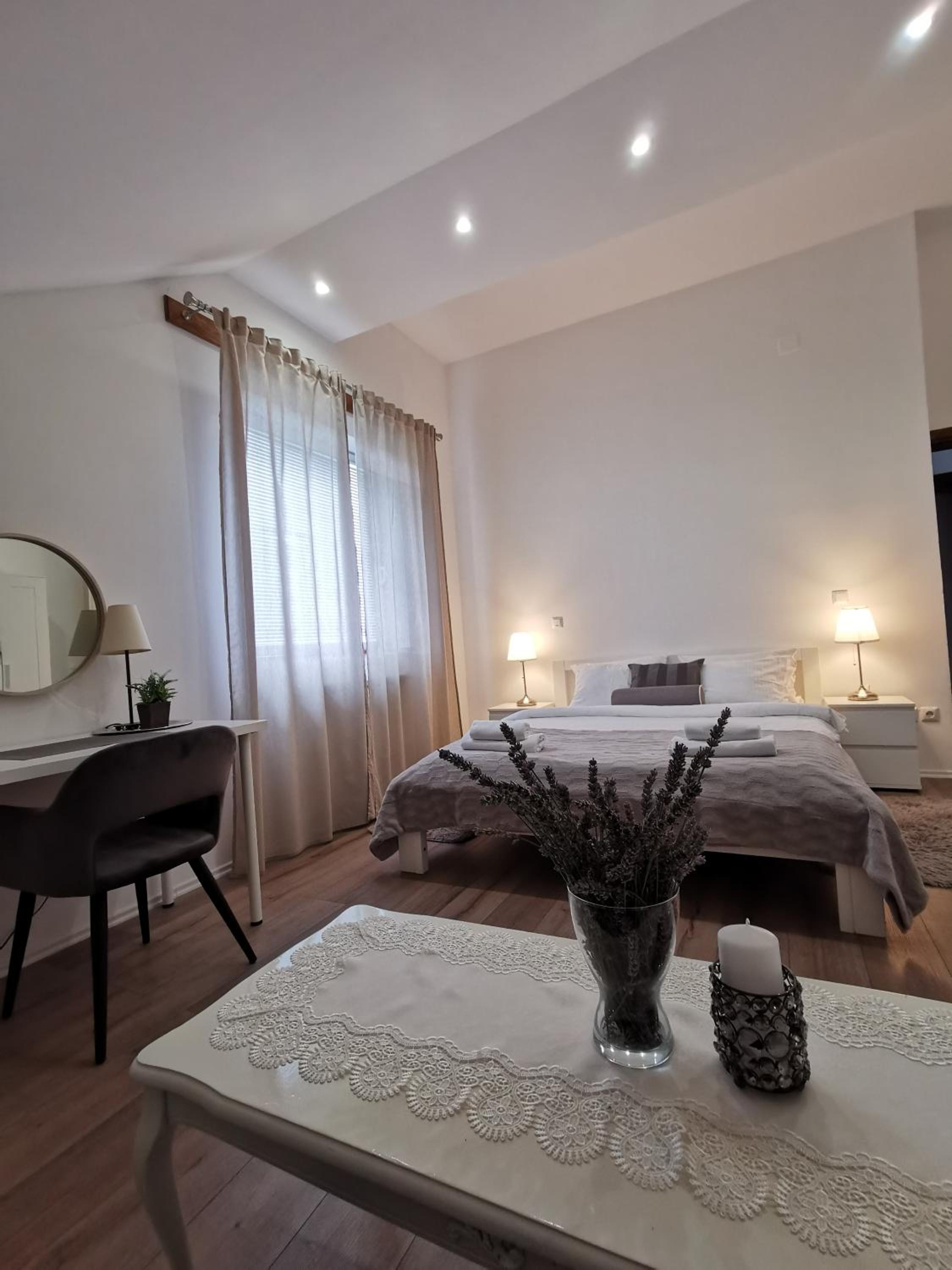 Two-Bedroom Apartment with Balcony - Photo 32