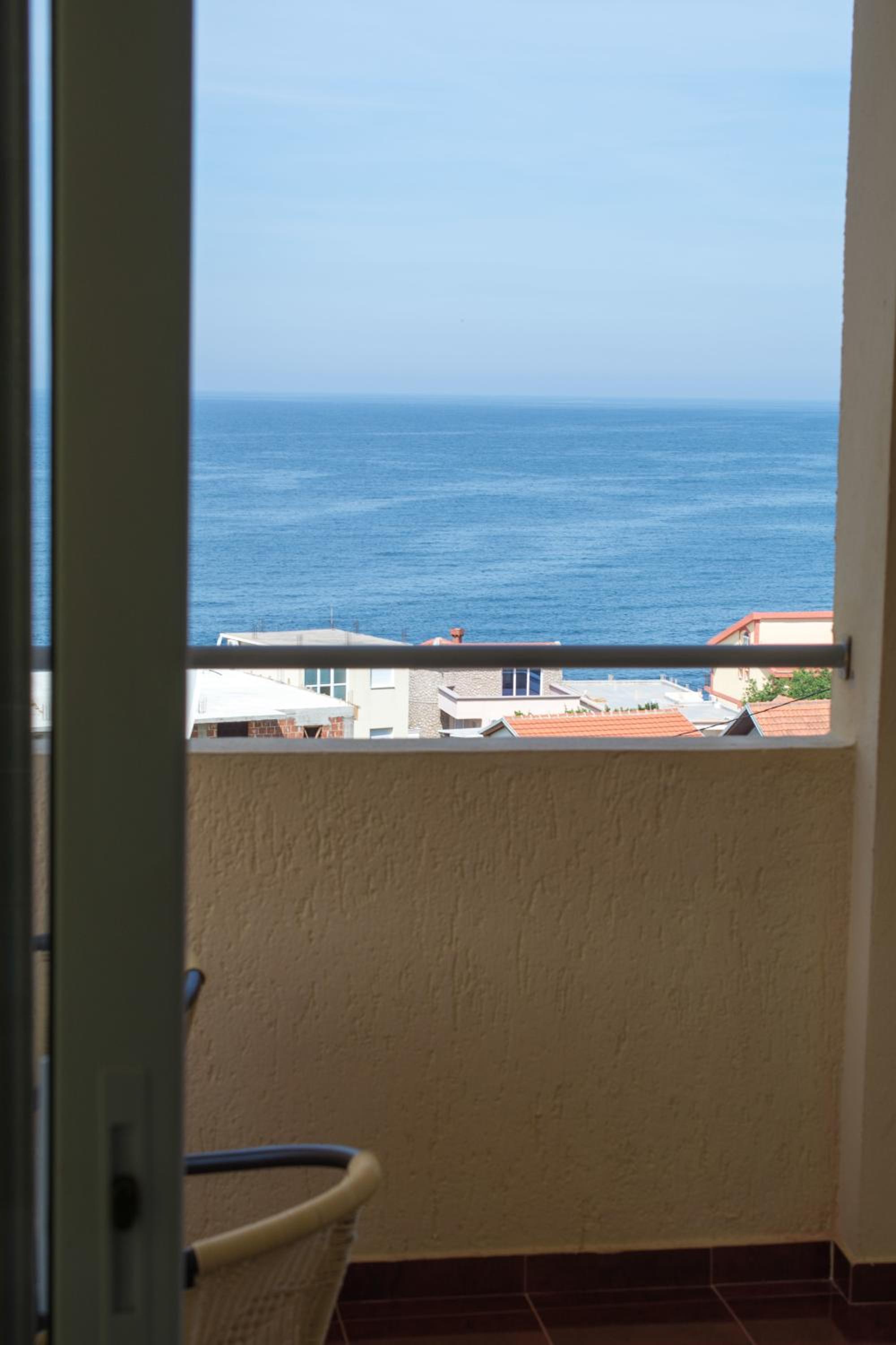 Studio with Balcony and Sea View - Photo 14