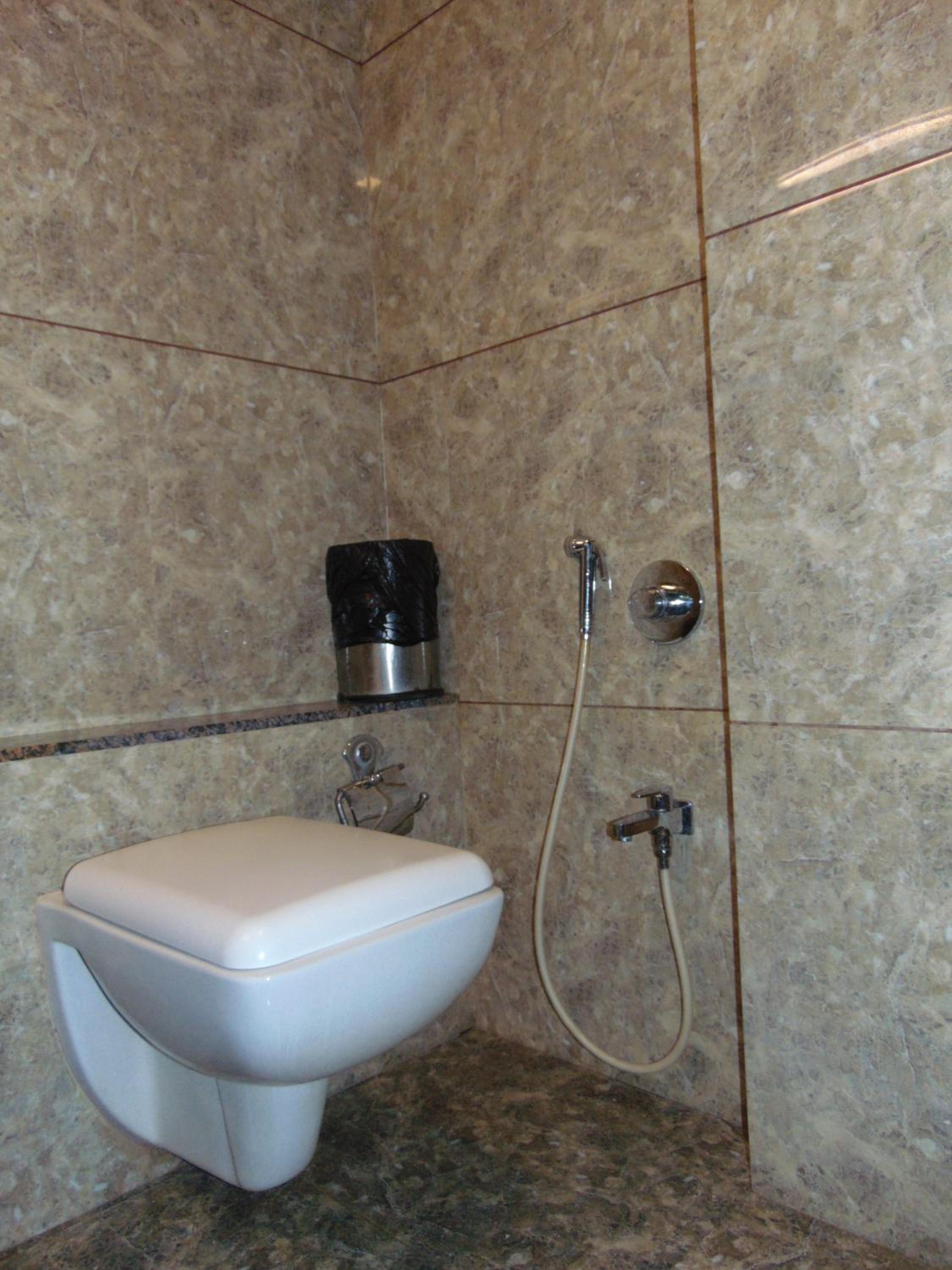 Executive Suite - Photo 7