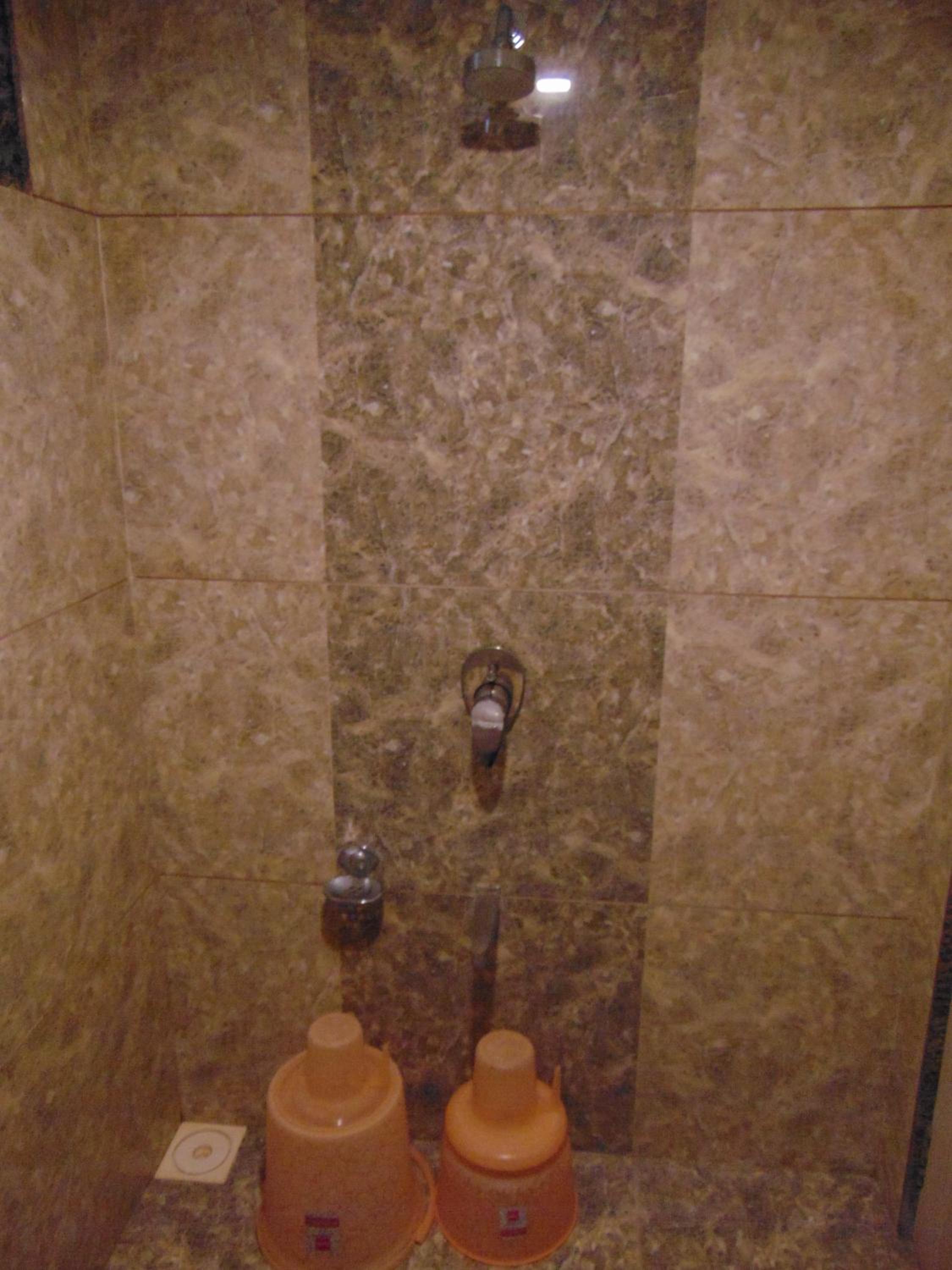 Executive Suite - Photo 6
