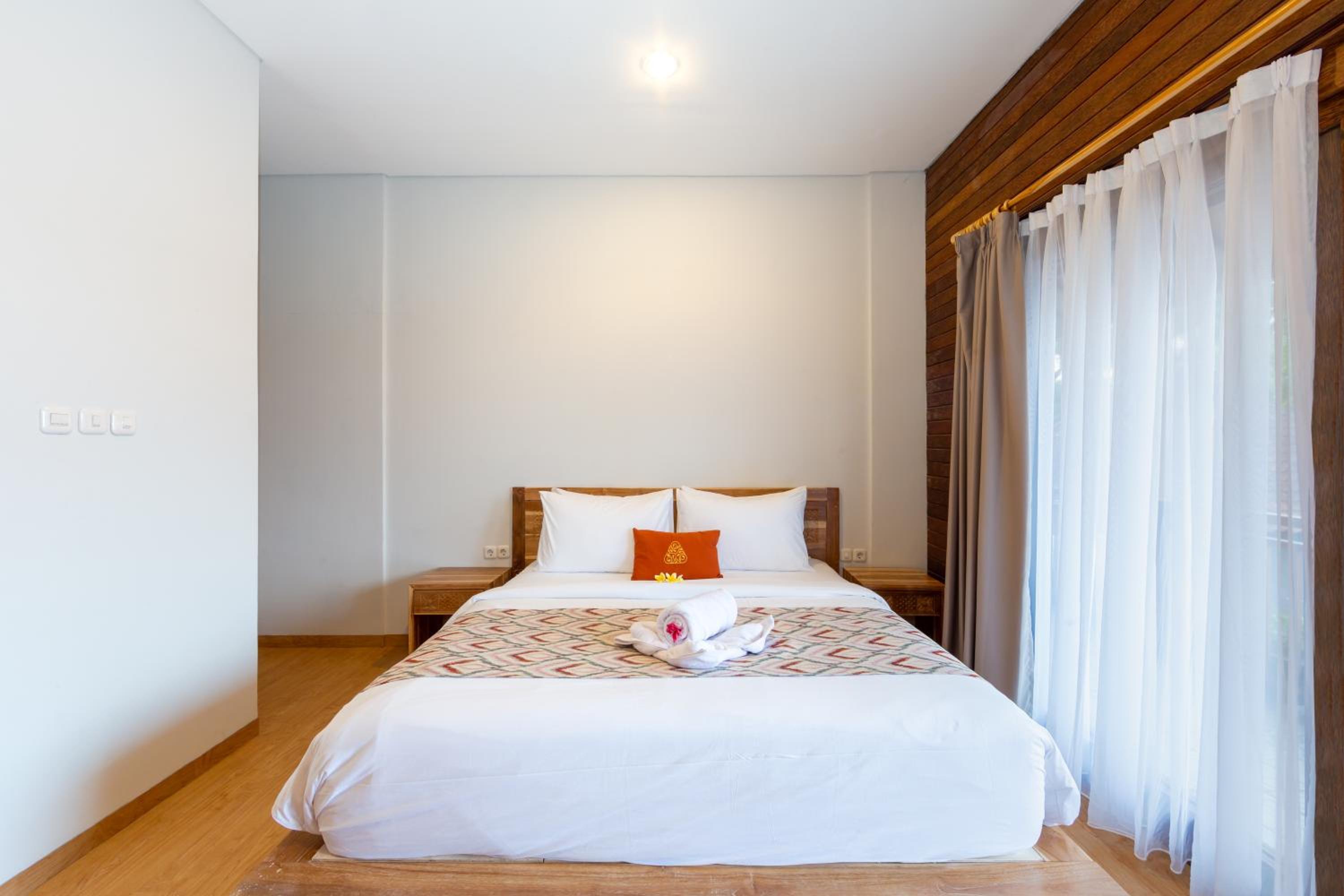 Double Room with Balcony - Photo 14