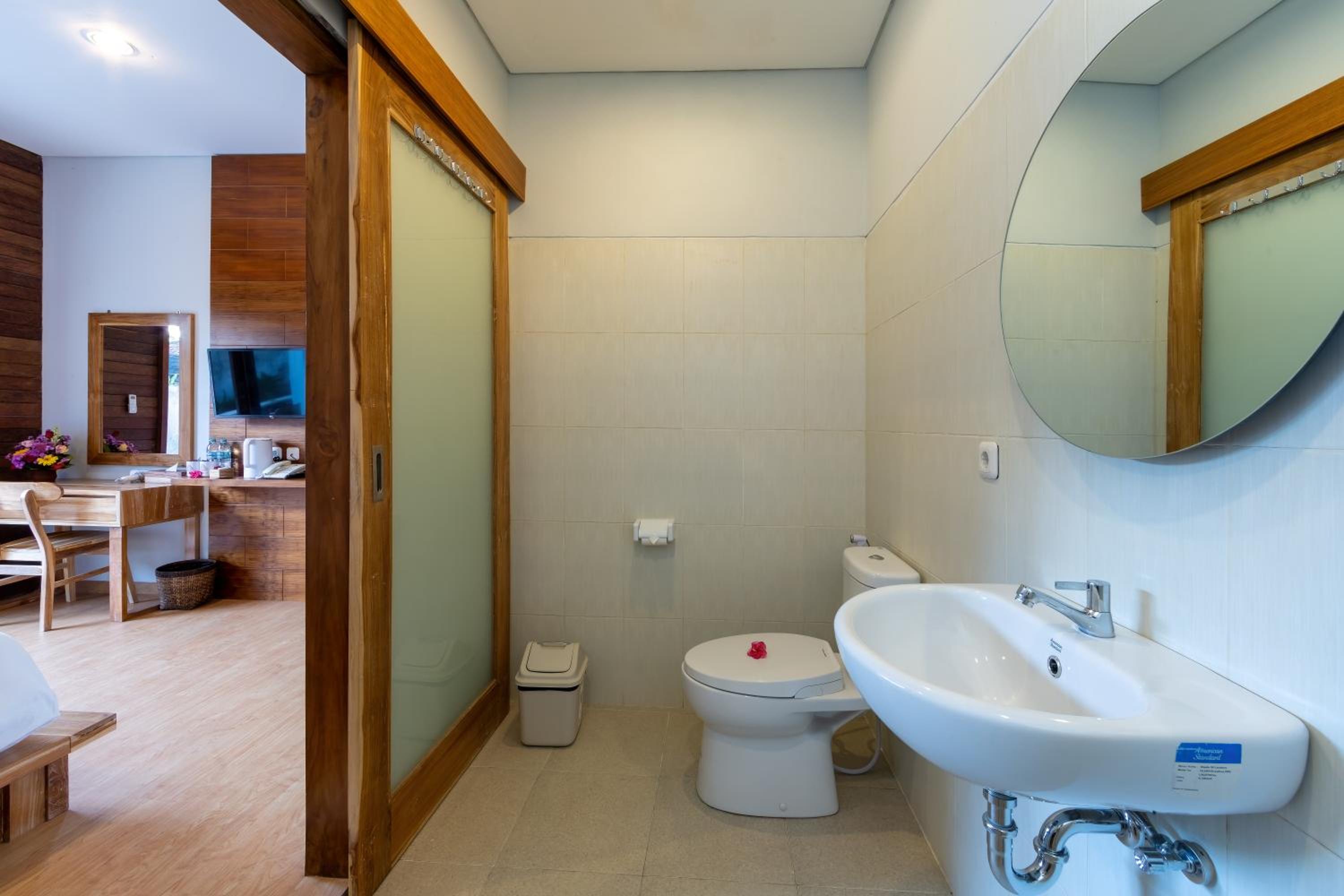 Double Room with Balcony - Photo 2