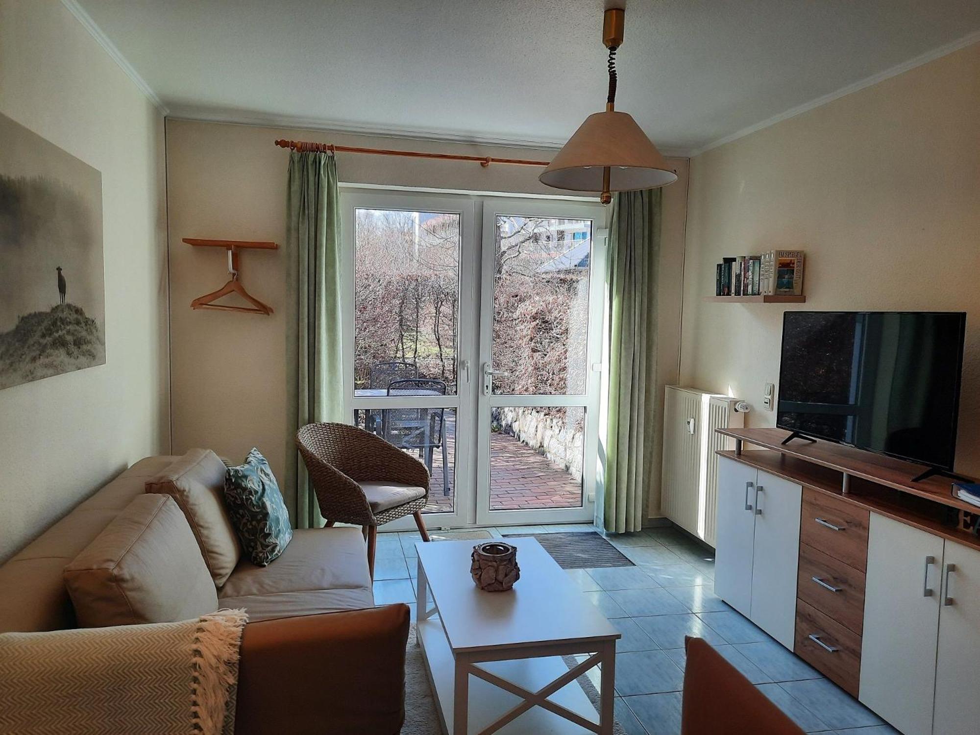 One-Bedroom Apartment with Terrace photo 1