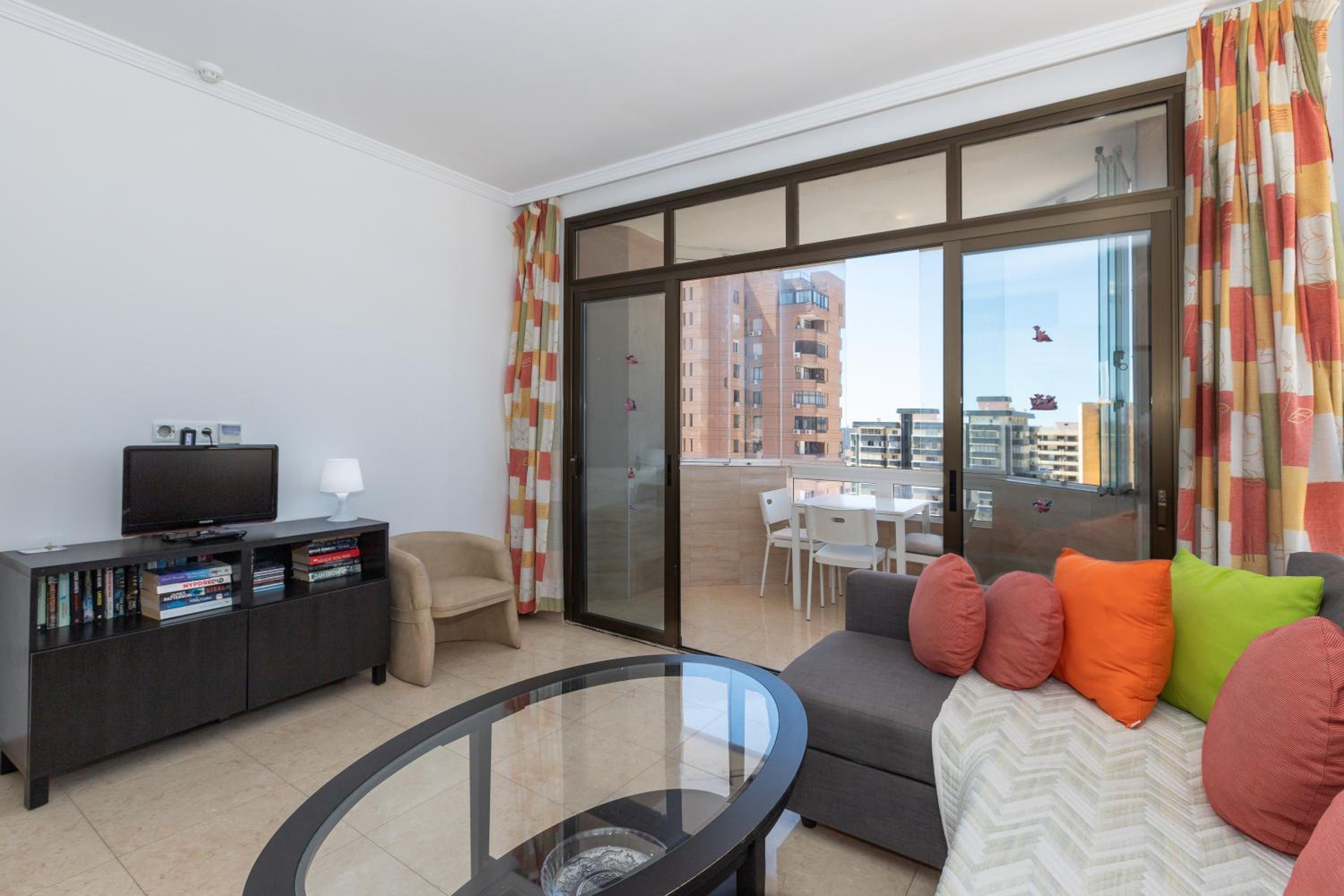 Apartamento de un dormitorio superior con balcón