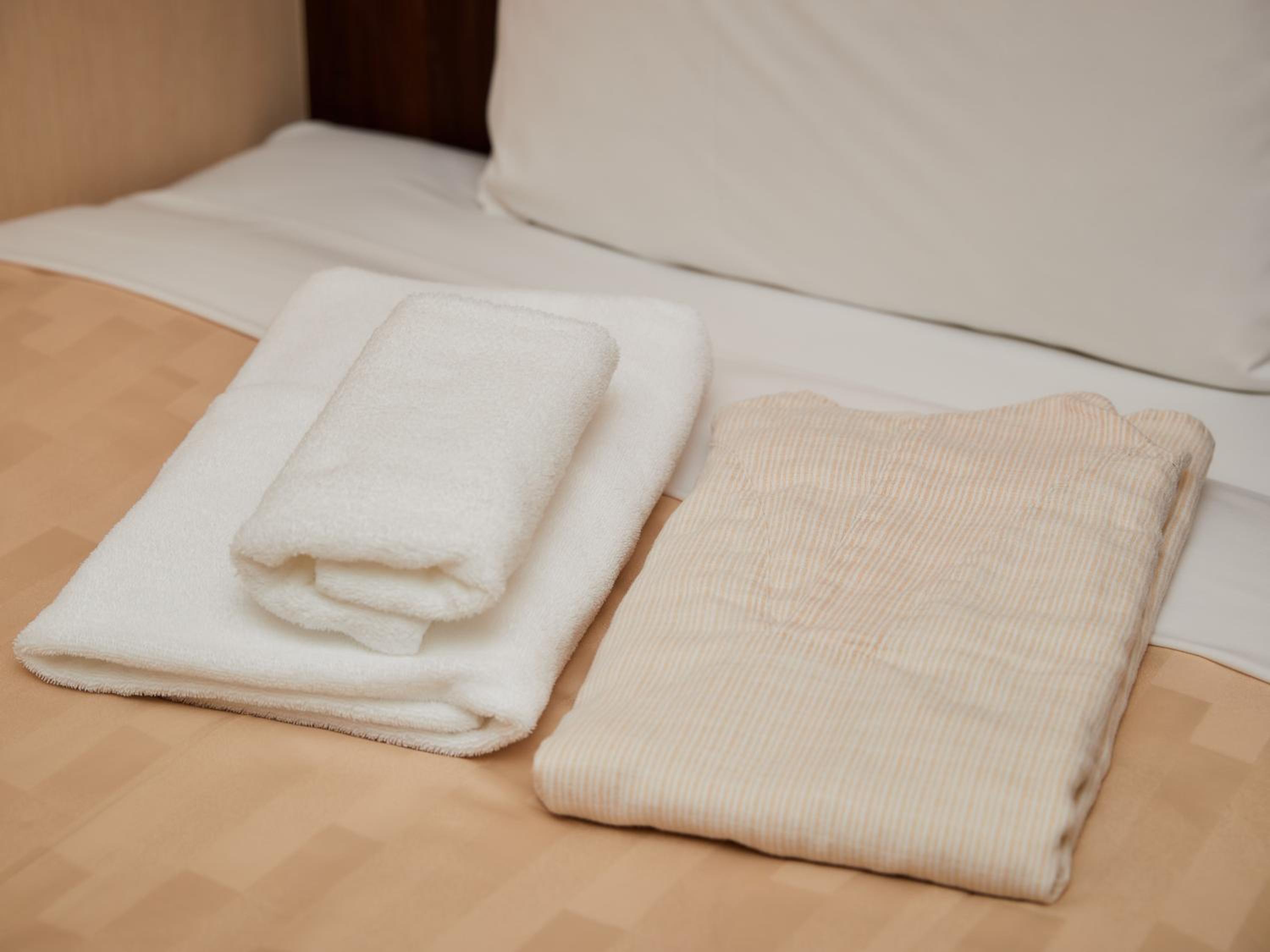 Single Room, Shared Shower And Toilet (Female Only) With One Free Drink photo 1