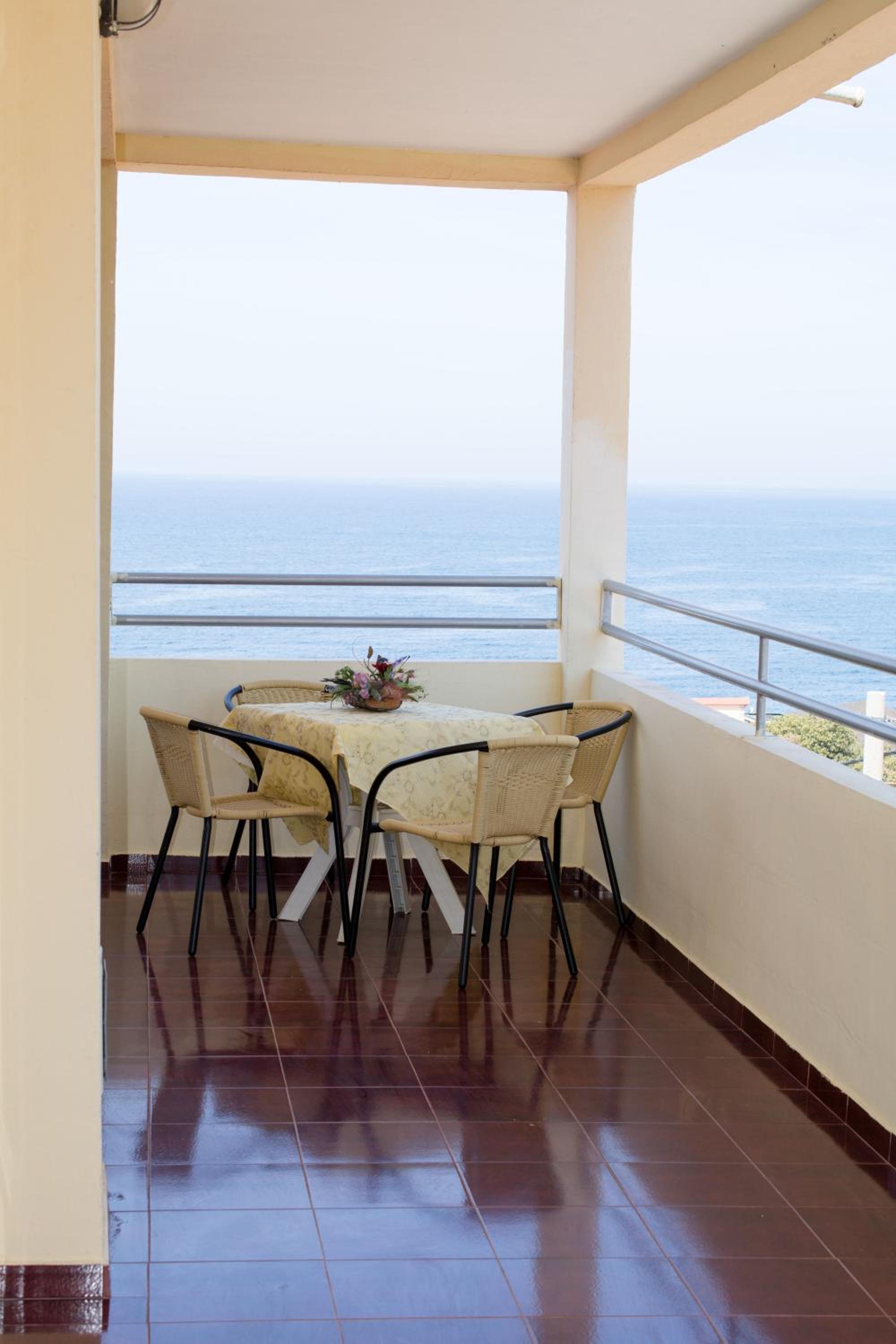 Studio with Balcony and Sea View - Photo 16