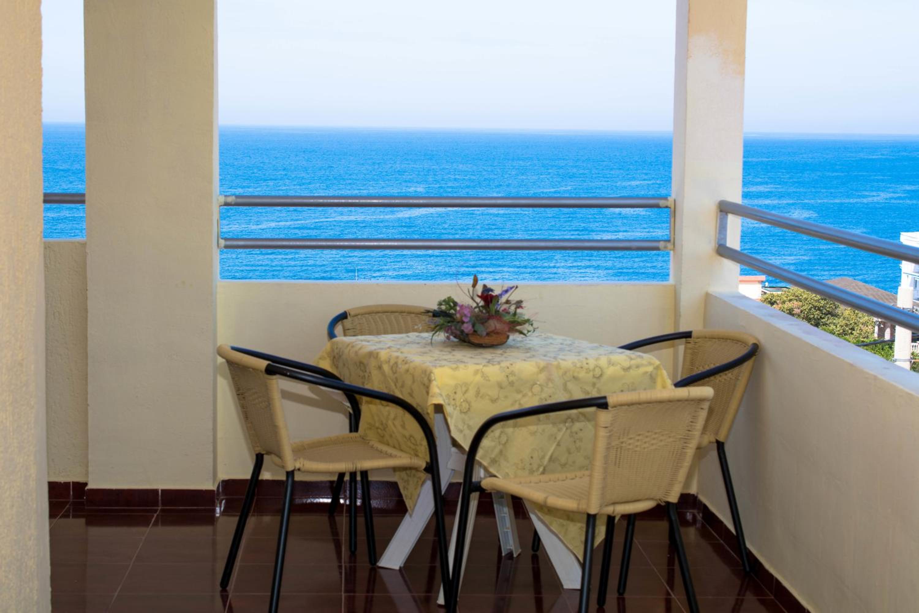 Studio with Balcony and Sea View - Photo 18
