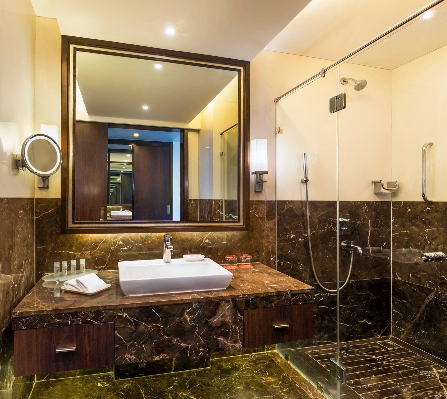 Deluxe King Room City View