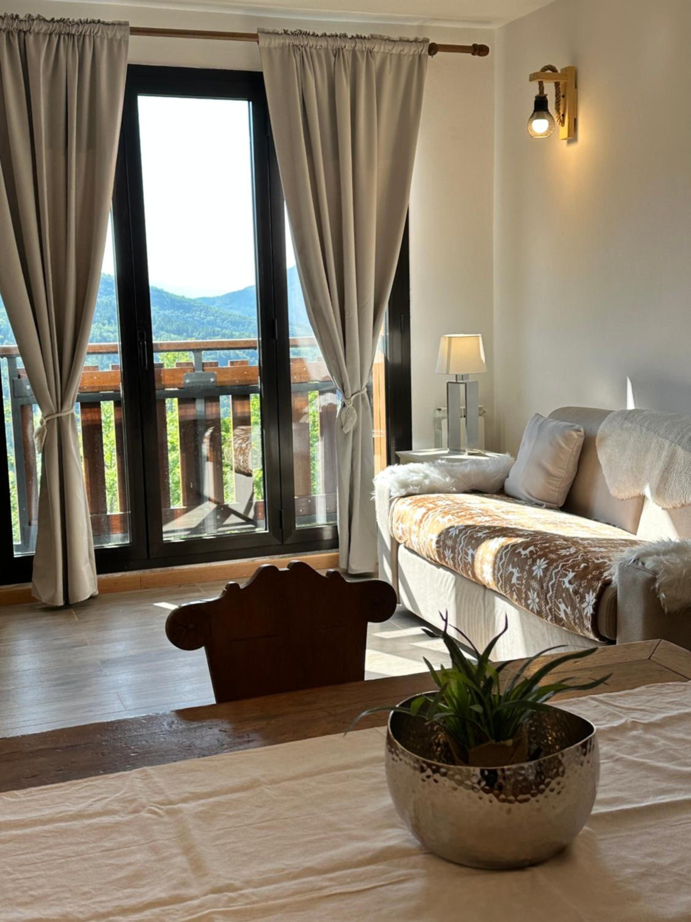 Queen Suite with Spa Bath photo 3