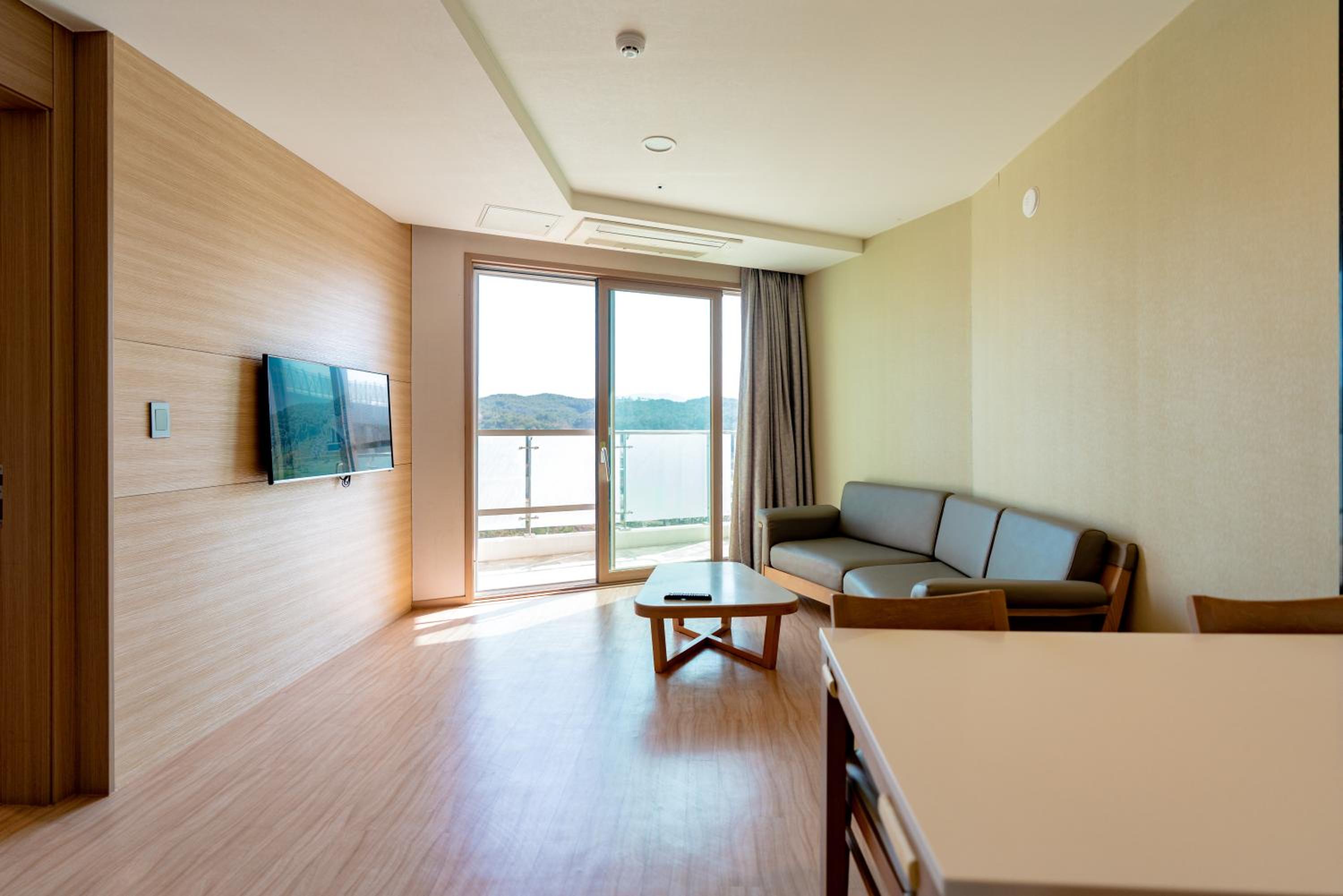 Resort Suite - Ondol  (With Kitchenette) photo 1