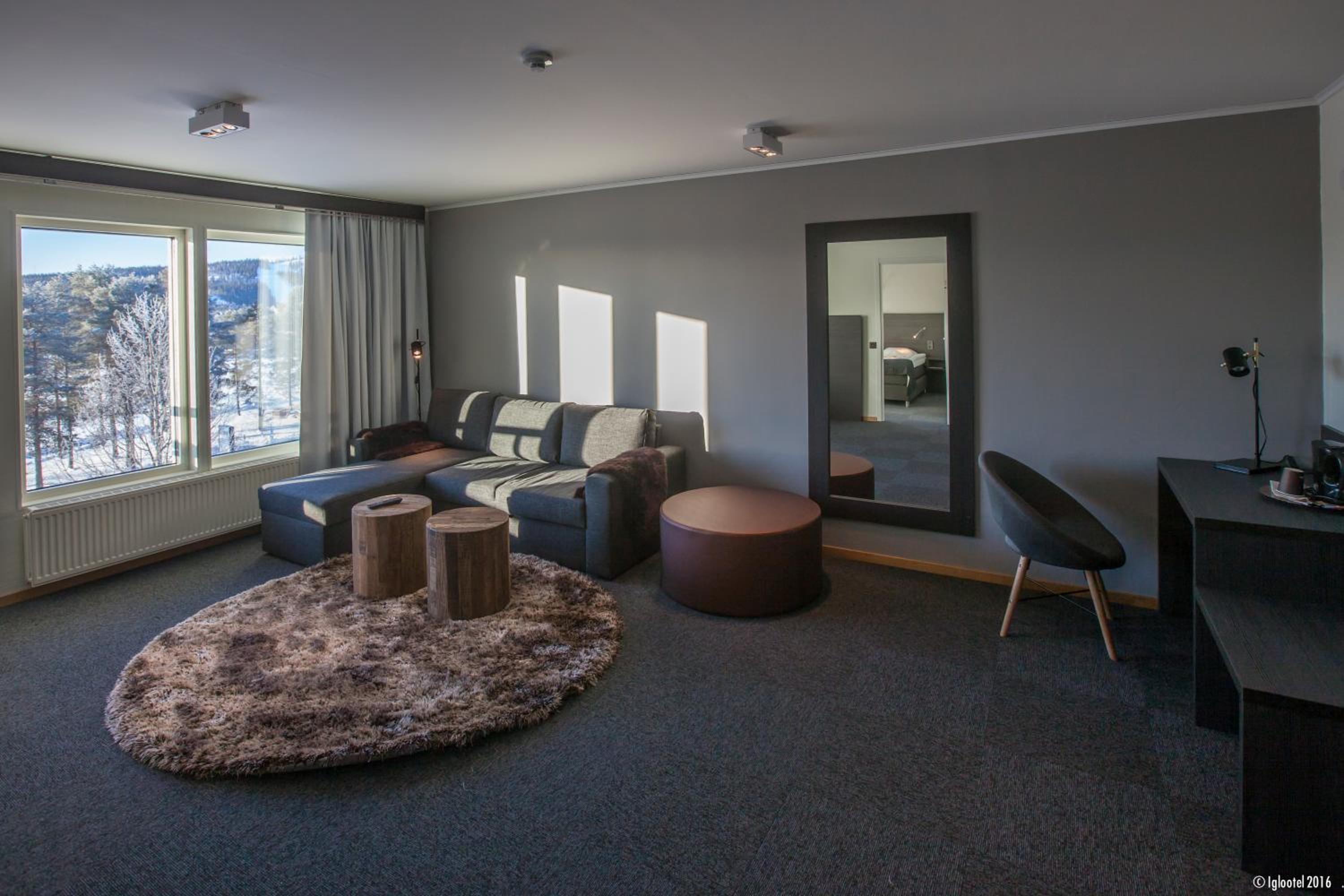 Large Suite with Balcony photo 2