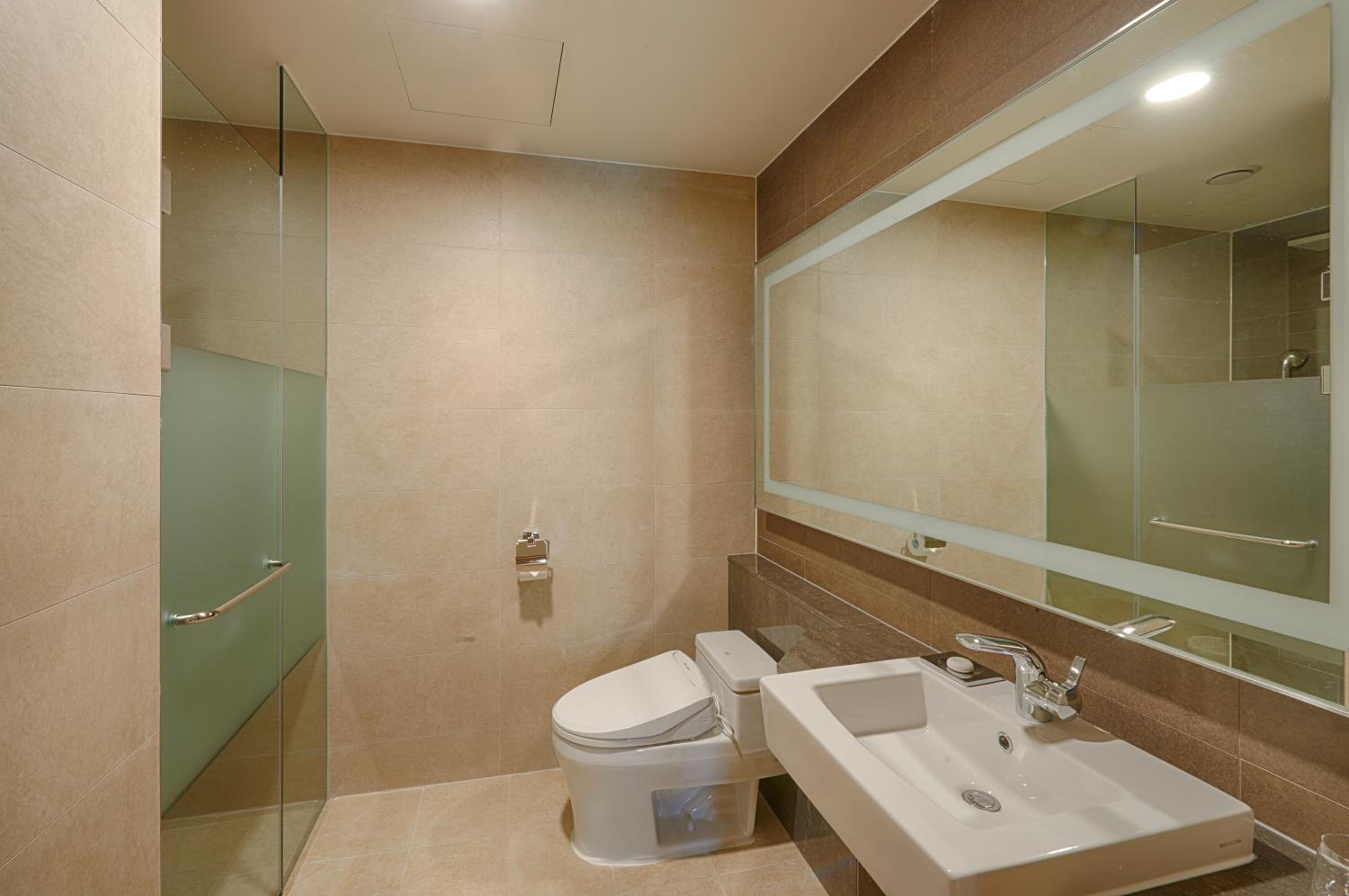 Gold Suite (With Kitchenette, Ocean View) photo 3