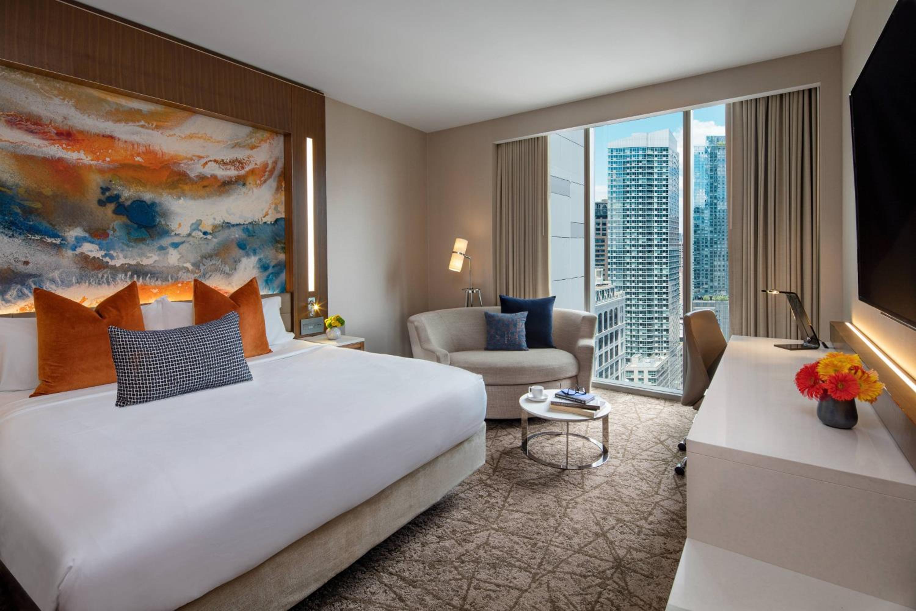 King Room with City View and High Floor - Hearing Accessible